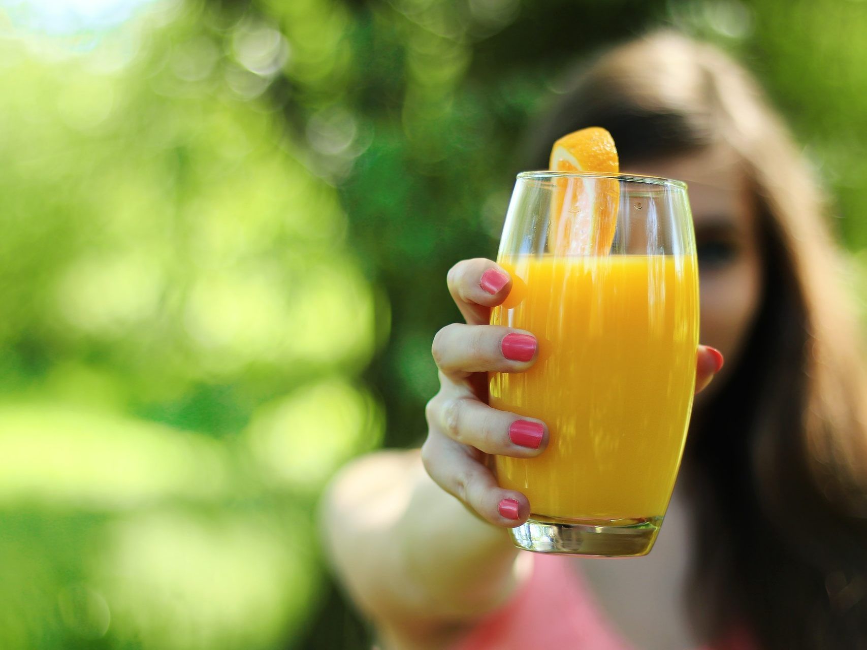 Anstatt aus tropischen Früchten besteht der Innocent-Saft hauptsächlich aus Apfel und Orange.