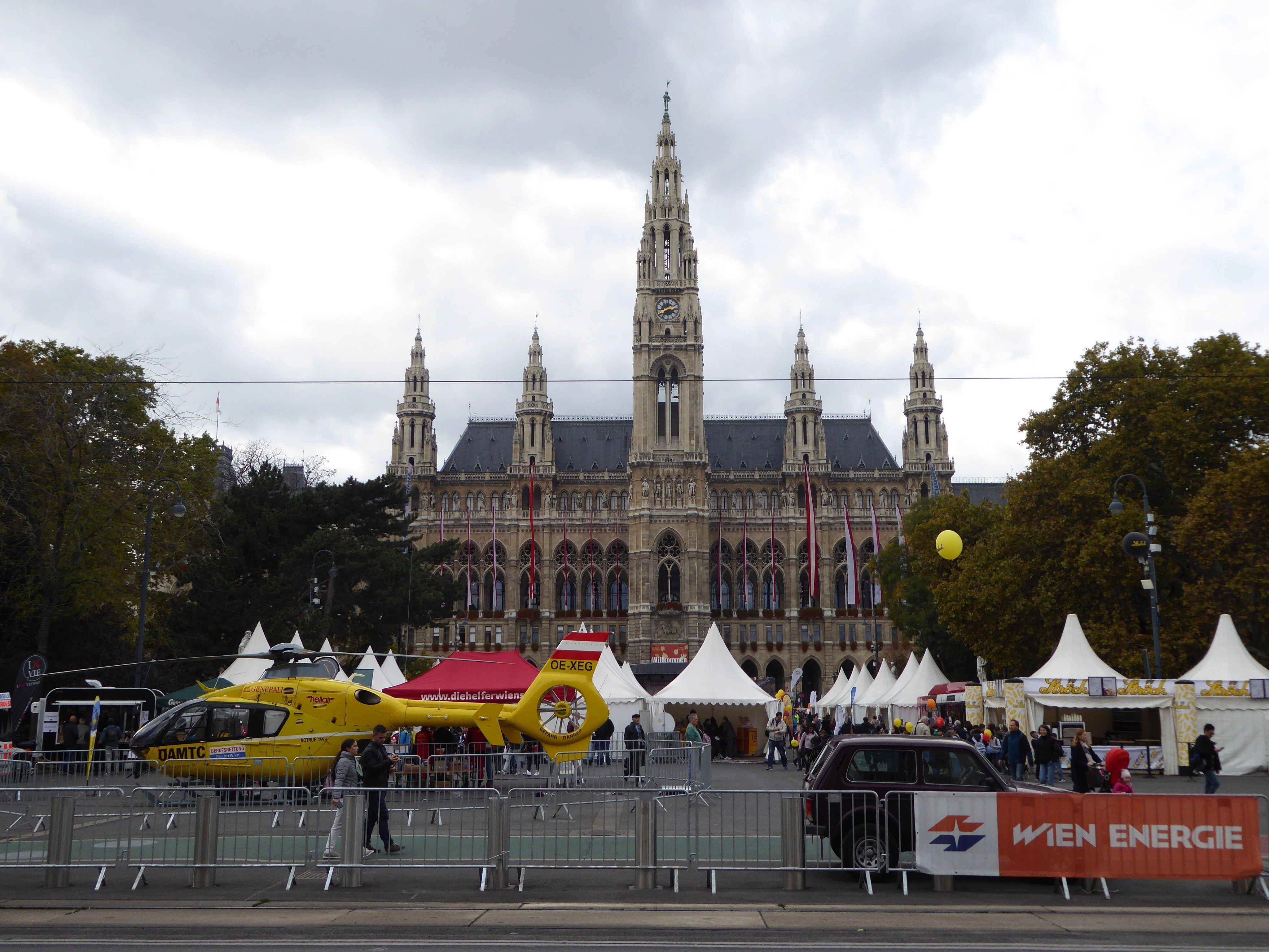 Das Wiener Sicherheitsfest findet noch bis zum 26. Oktober am Wiener Rathausplatz statt.