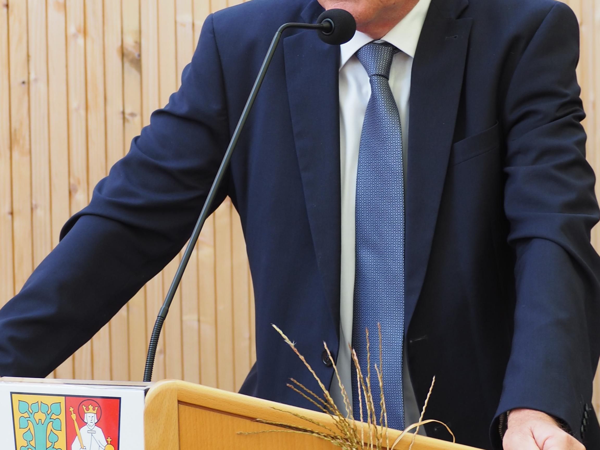 In der Gemeinderatssitzung Anfang November wird Lampert von seinem Amt zurücktreten. In der Gemeinderatssitzung Anfang November wird Lampert von seinem Amt zurücktreten.