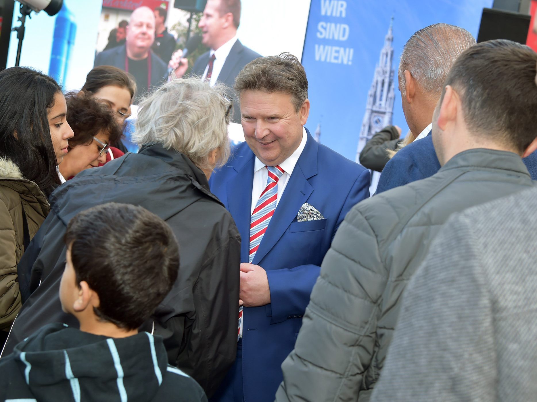 Zahlreiche Bürger hatten Fragen an Michael Ludwig.