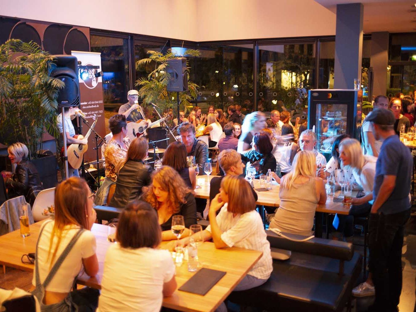 Feierstimmung im Restaurant Marktplatz Feierstimmung im Restaurant Marktplatz
