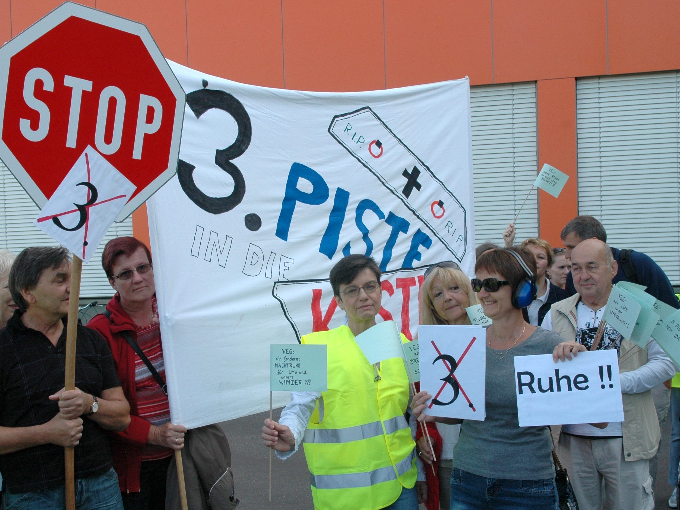 Die Behandlung einer zweiten Beschwerde der Bürgerinitiative wurde abgelehnt.