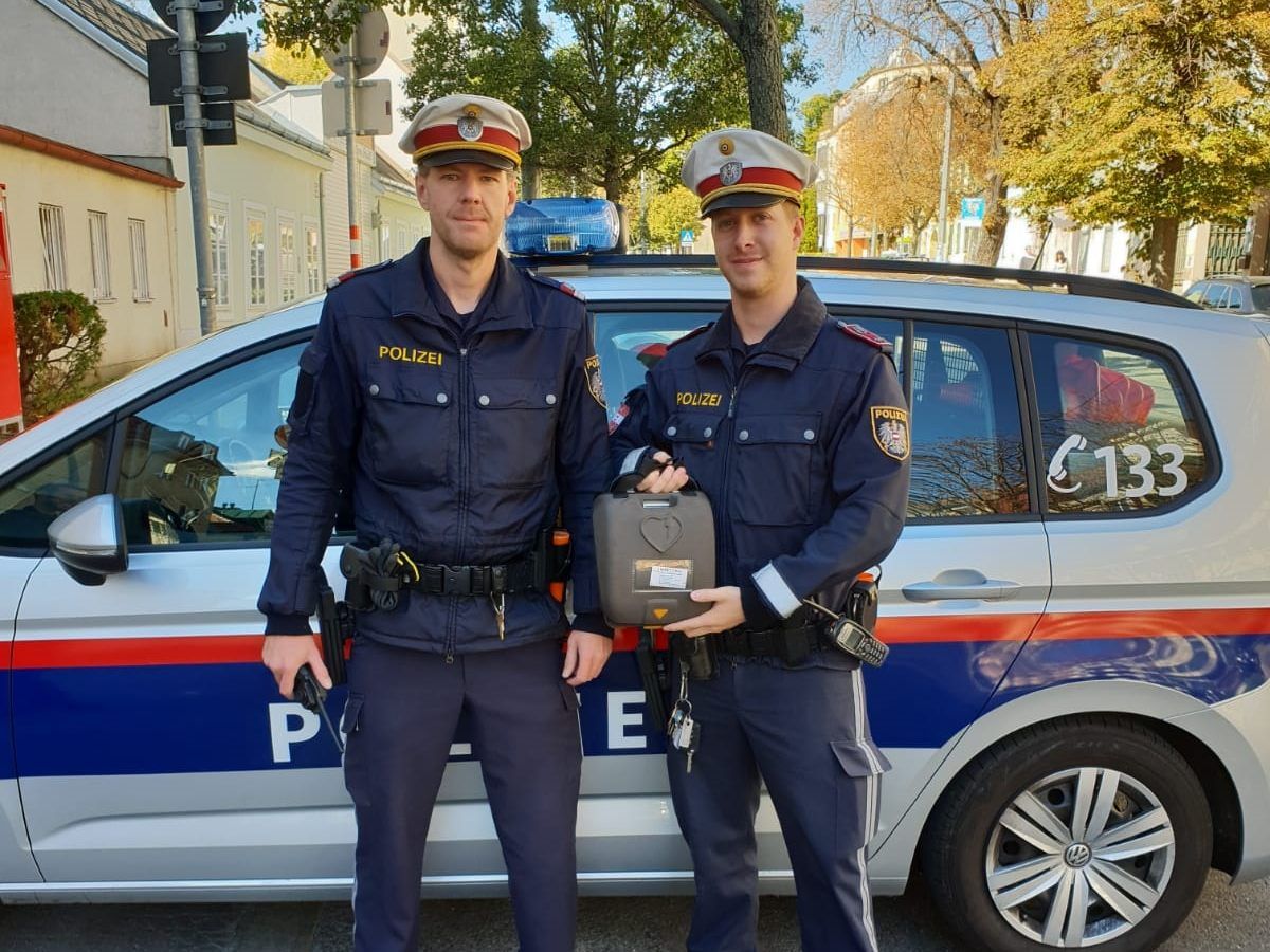 Mit dem Defibrillator konnte die Frau gerettet werden. Mit dem Defibrillator konnte die Frau gerettet werden.