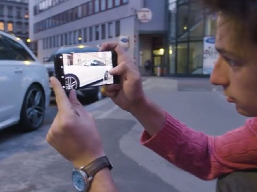 BEsser nicht ungefragt mit dem Handy Personen fotografieren. BEsser nicht ungefragt mit dem Handy Personen fotografieren.