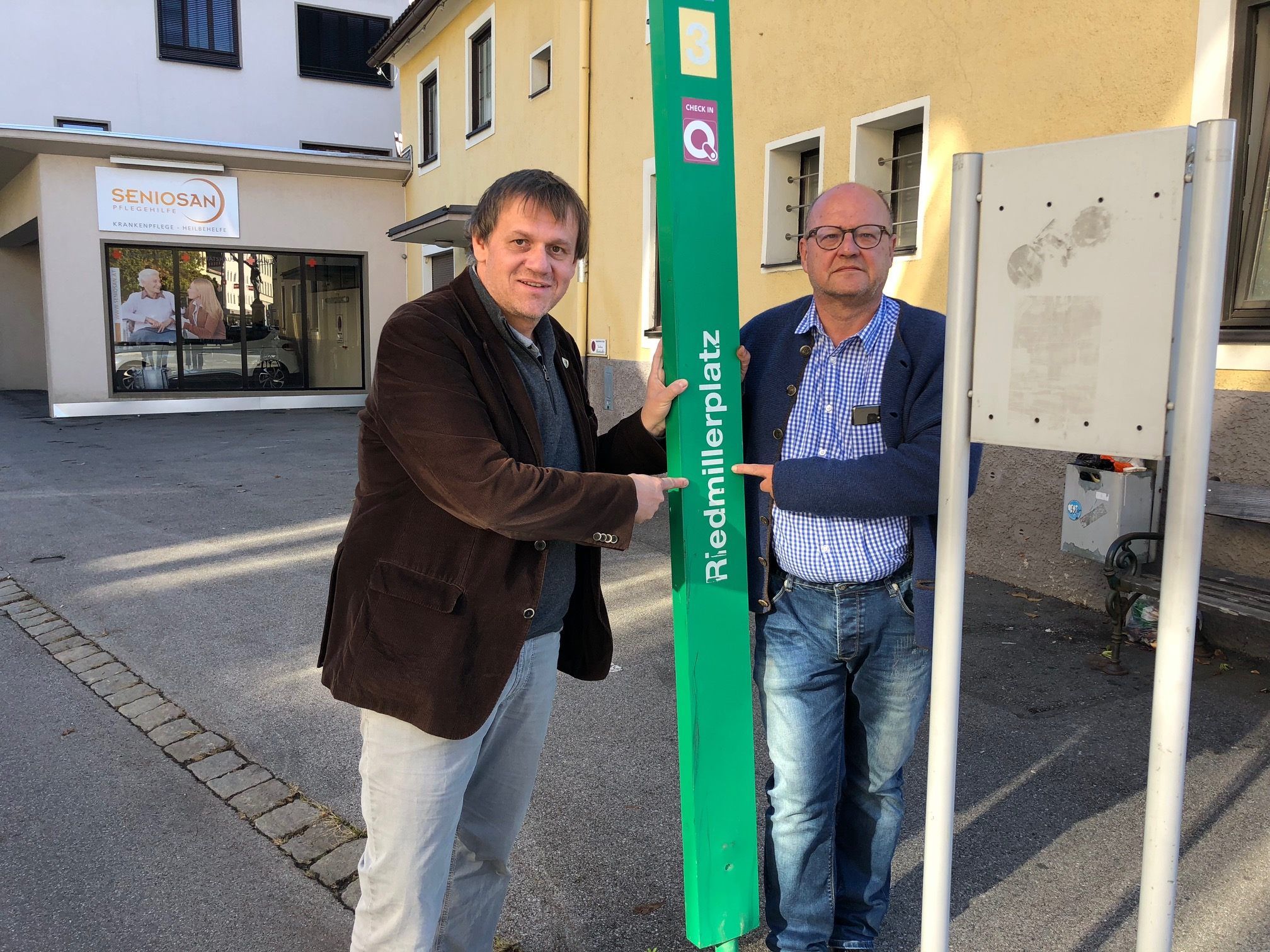 Die Stadträte Christoph Thoma und Gerhard Krump bemühen sich um den Bludenzer Stadtbus. Die Stadträte Christoph Thoma und Gerhard Krump bemühen sich um den Bludenzer Stadtbus.