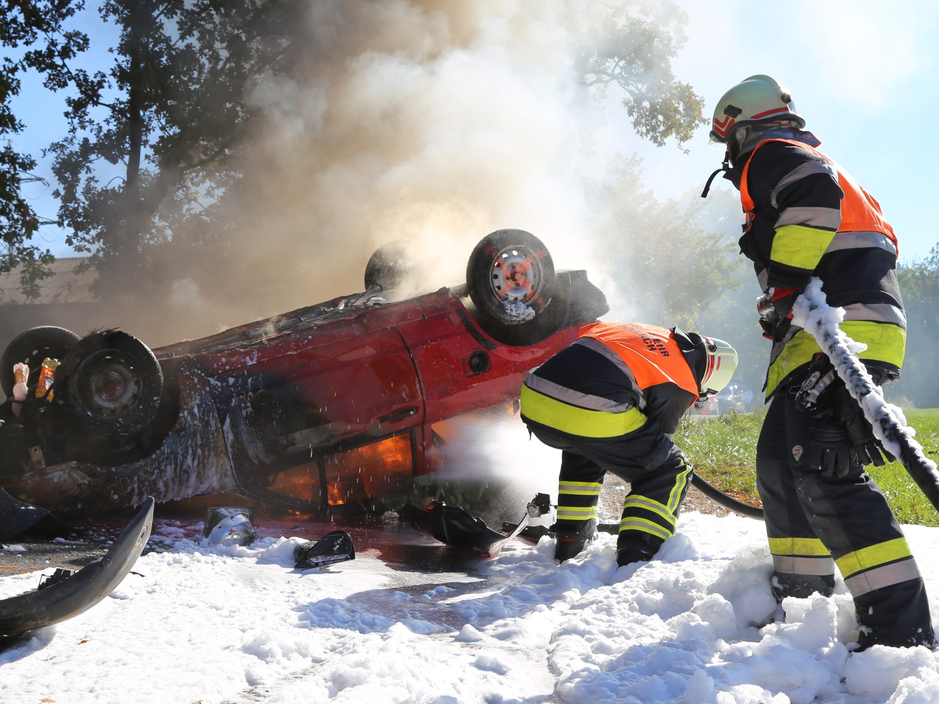 Knapp 100 Zaungäste bei der Feuerwehrübung in Koblach. Knapp 100 Zaungäste bei der Feuerwehrübung in Koblach.