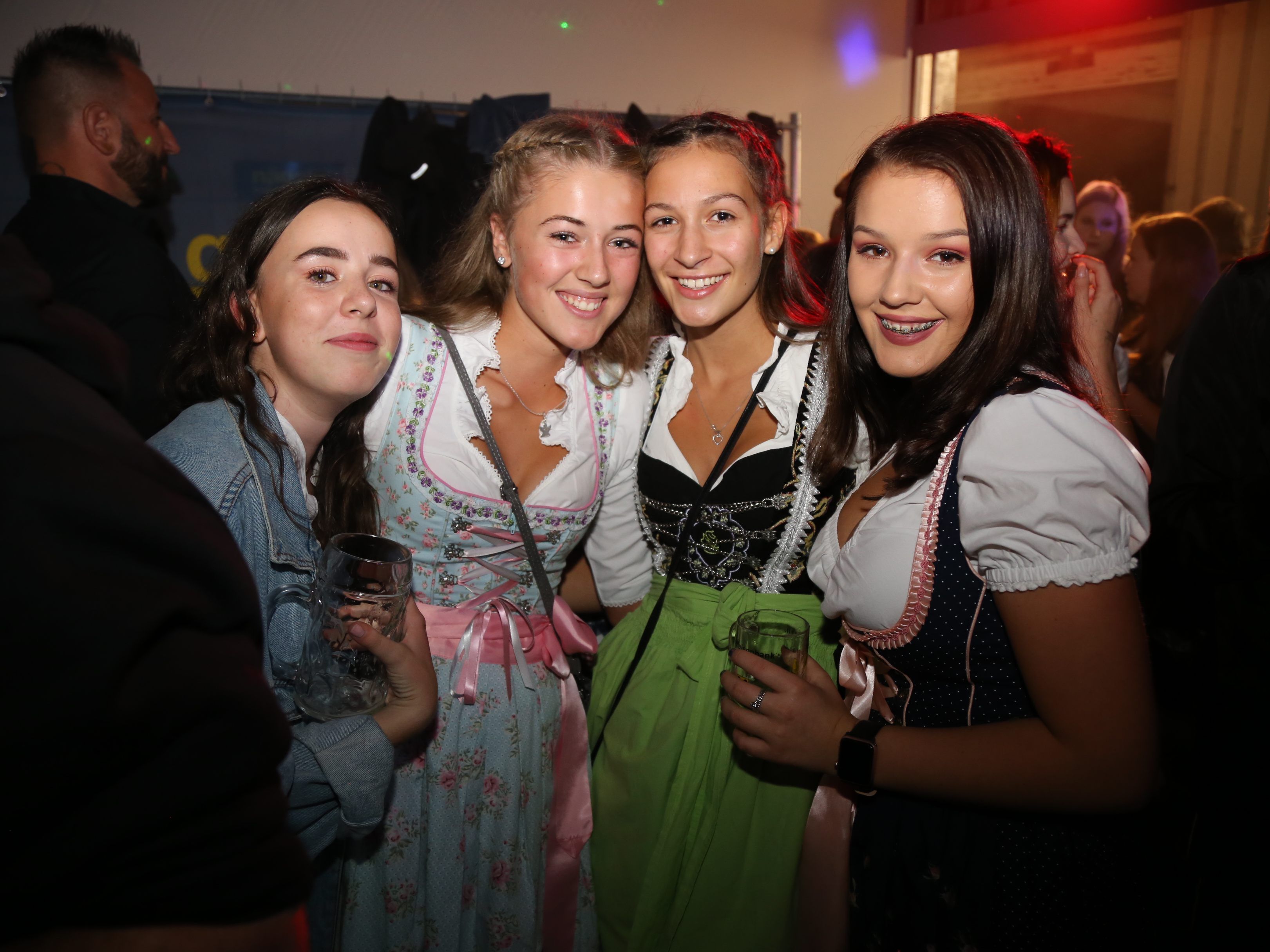Über 400 Gäste sind gekommen um in Meiningen das Oktoberfest zu feiern. Über 400 Gäste sind gekommen um in Meiningen das Oktoberfest zu feiern.