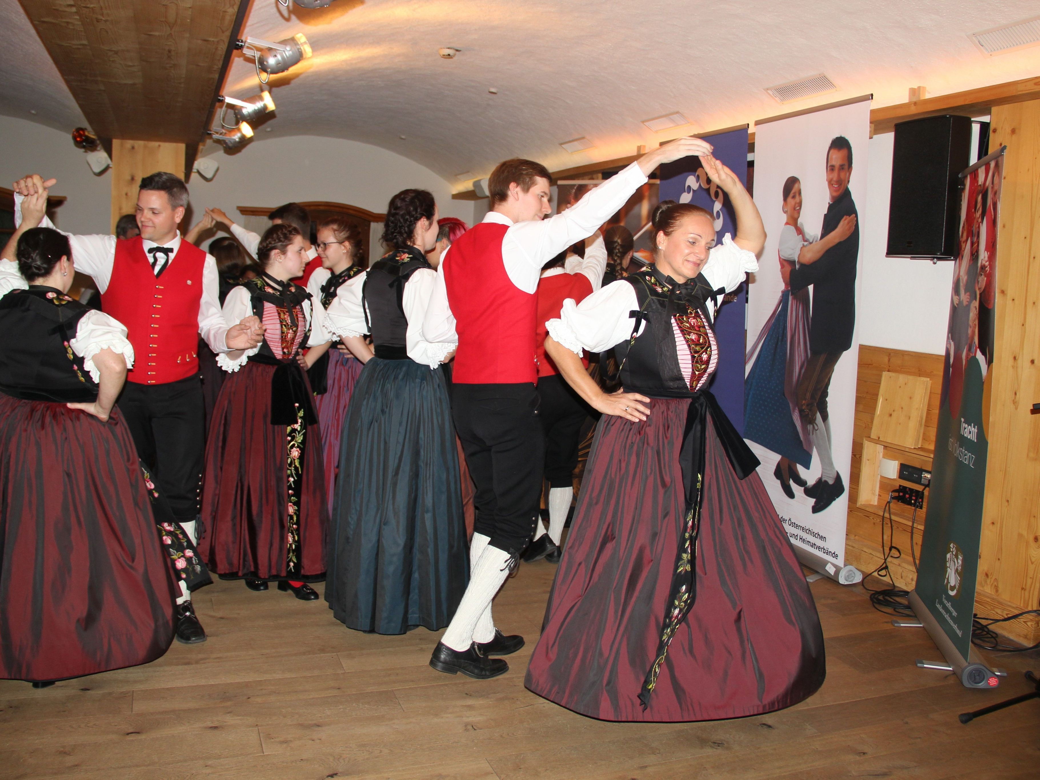 Der Eröffnungsabend stand im Zeichen der Vorarlberger Trachten.
