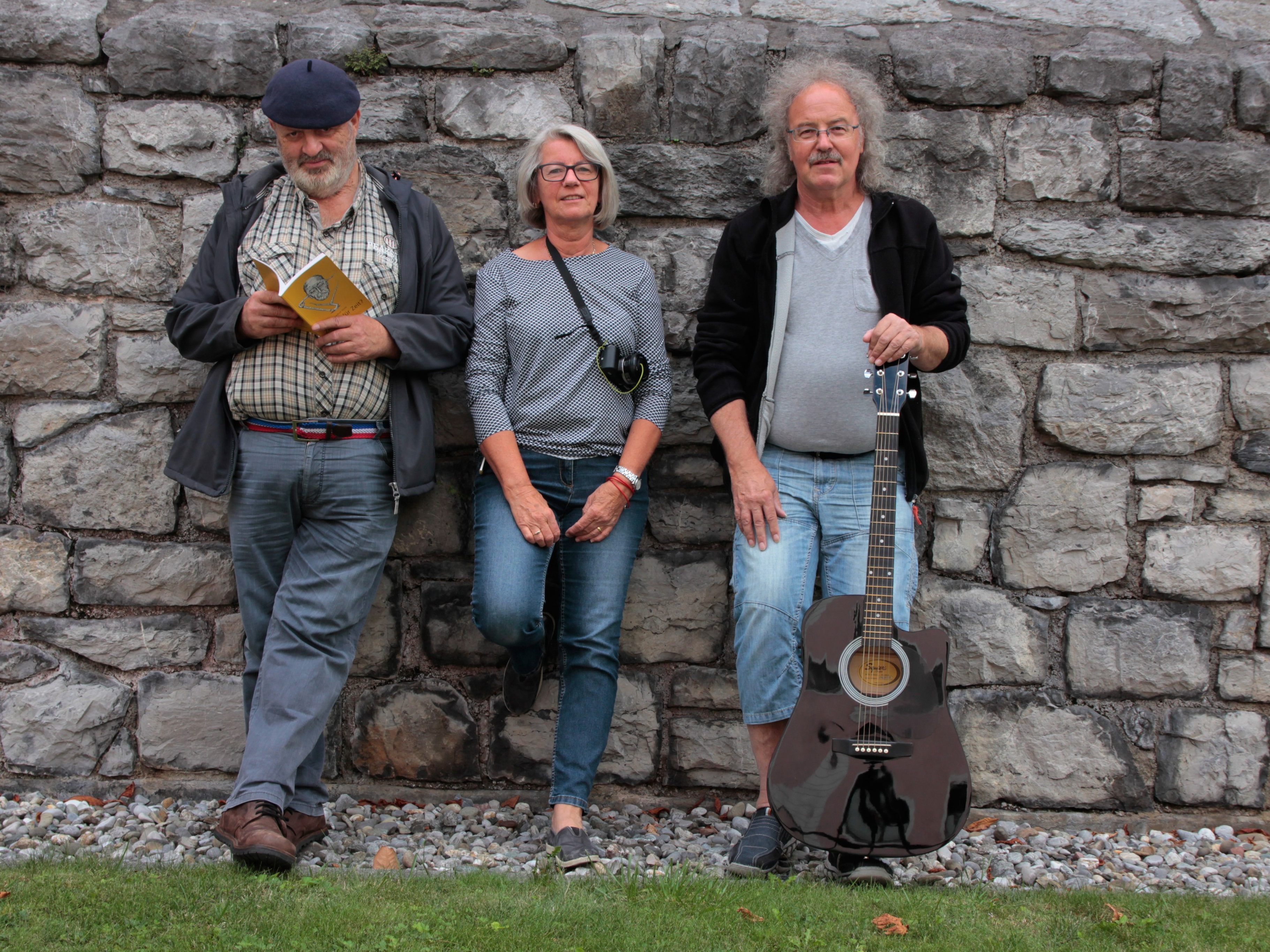 Manfred Strolz, Bernadette Ganahl und Franz Heindl laden zur „Spurensuche“ (v.l.) Manfred Strolz, Bernadette Ganahl und Franz Heindl laden zur „Spurensuche“ (v.l.)