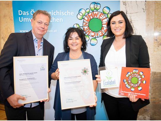 Liane und Ferdinand Likosar erhielten die Auszeichnung von Ministerin Elisabeth Köstinger überreicht. Liane und Ferdinand Likosar erhielten die Auszeichnung von Ministerin Elisabeth Köstinger überreicht.