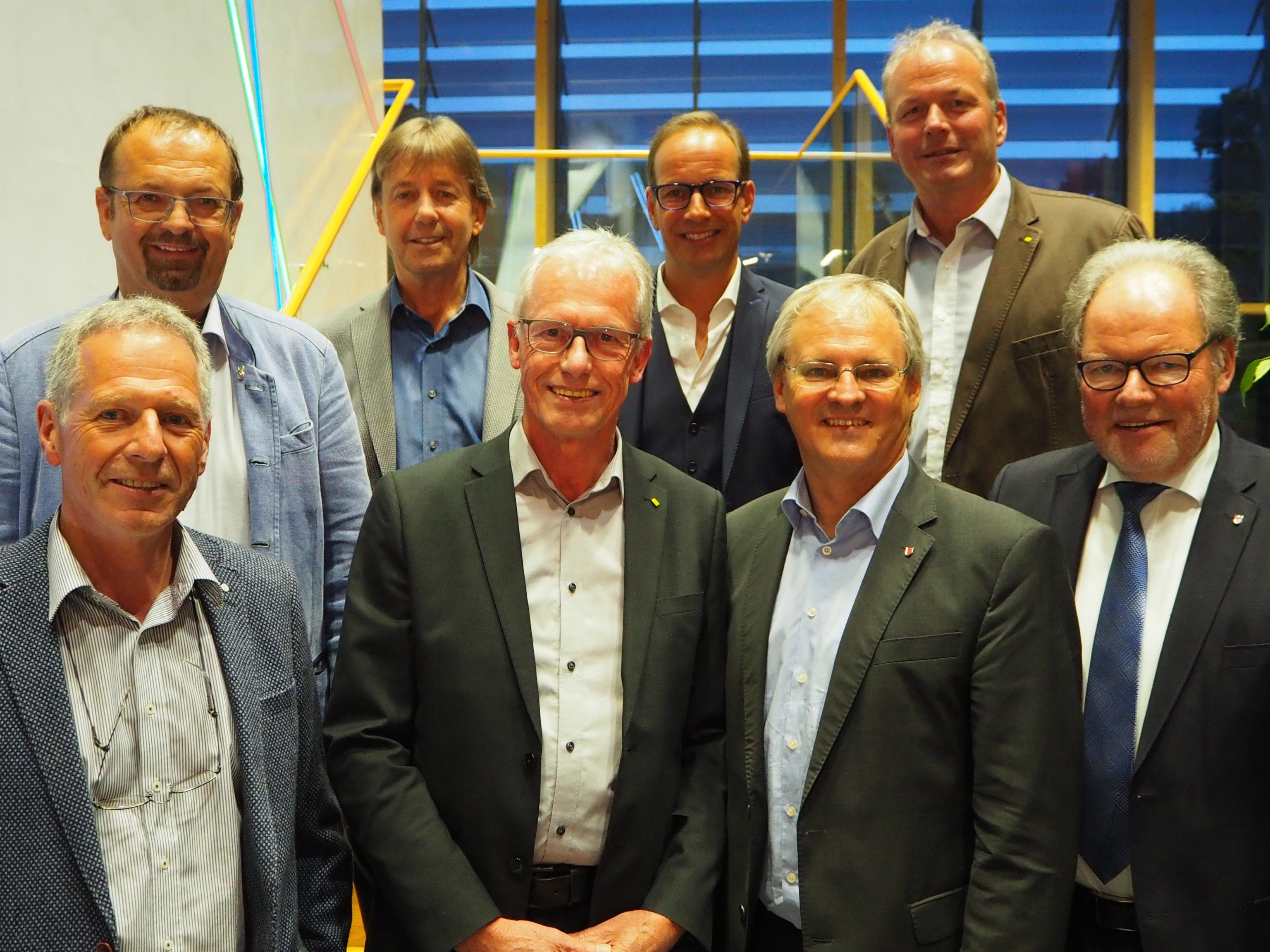 Vorne: Richard Amann, Gottfried Brändle, Harald Sonderegger, Werner Huber. Hinten: Rainer Siegele, Fritz Maierhofer, Dieter Egger, Christian Loacker