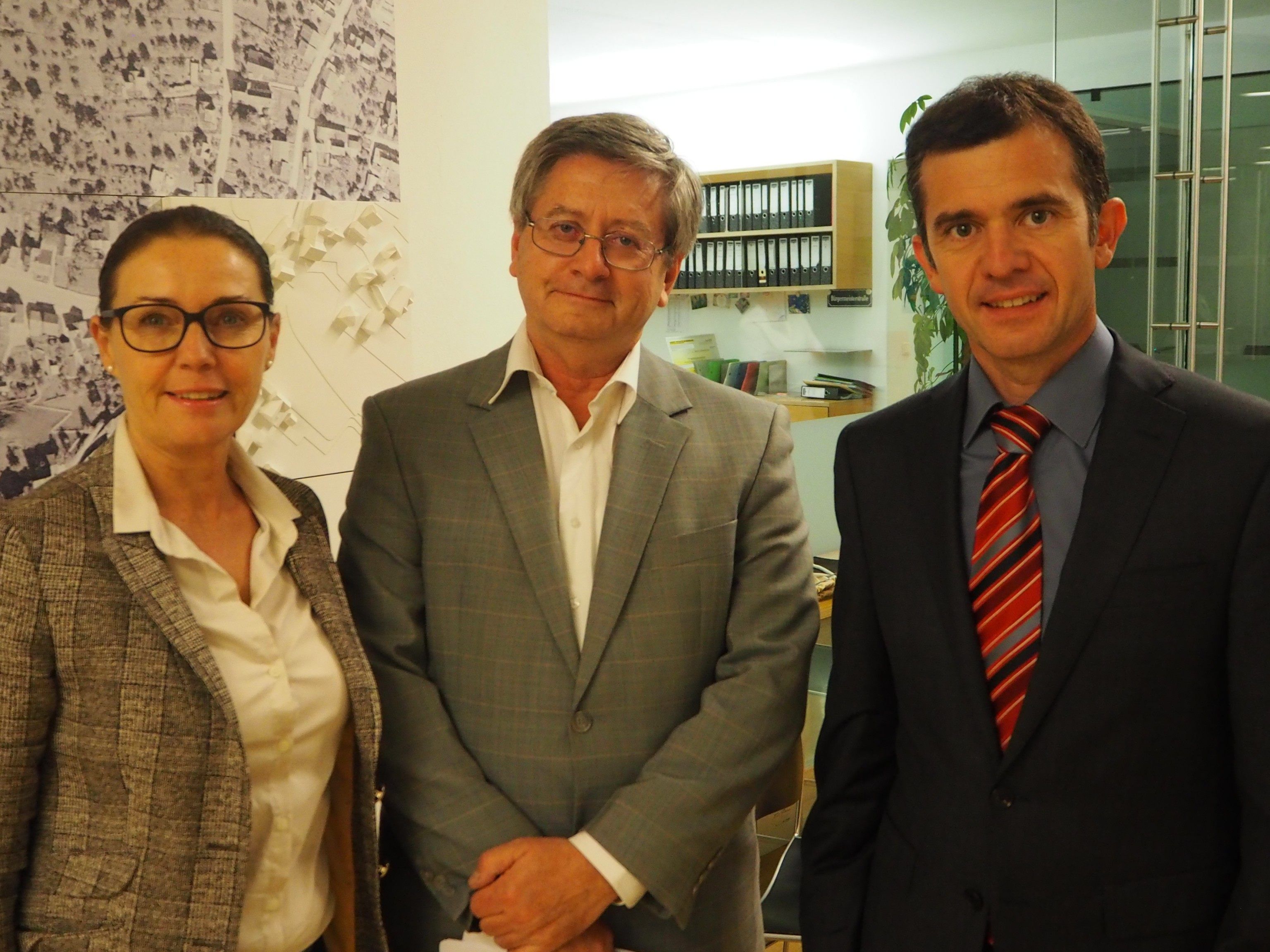 Karolin Frei, Christoph Volaucnik, Bürgermeister Martin Summer Karolin Frei, Christoph Volaucnik, Bürgermeister Martin Summer