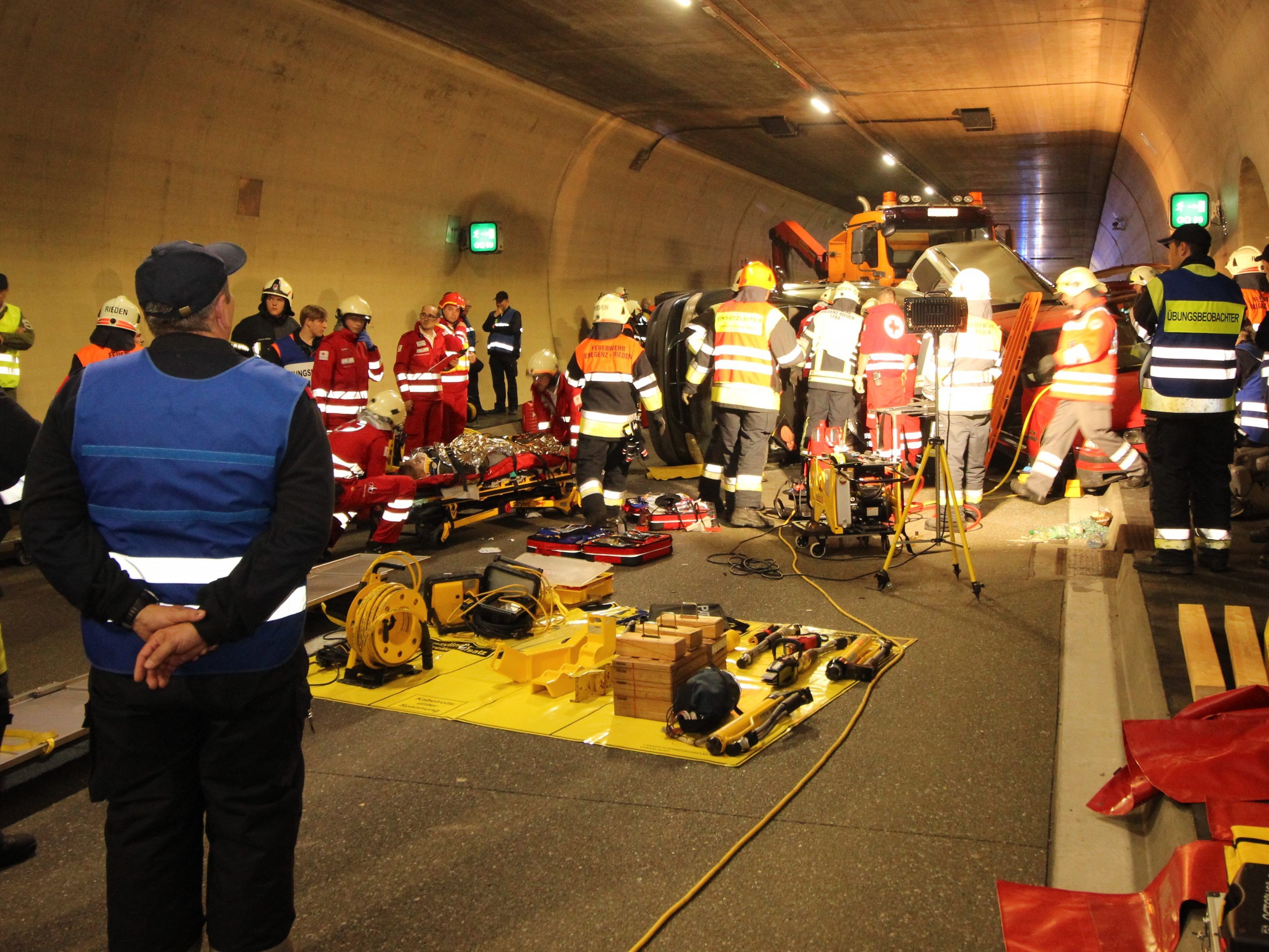 Montag Abend war der Pfändertunnel wegen der Einsatzübung für den Verkehr gesperrt.