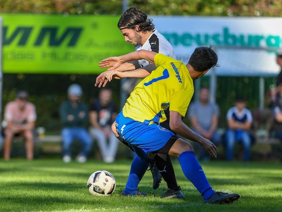 Auch am Nationalfeiertag rollt der Ball im Unterhaus