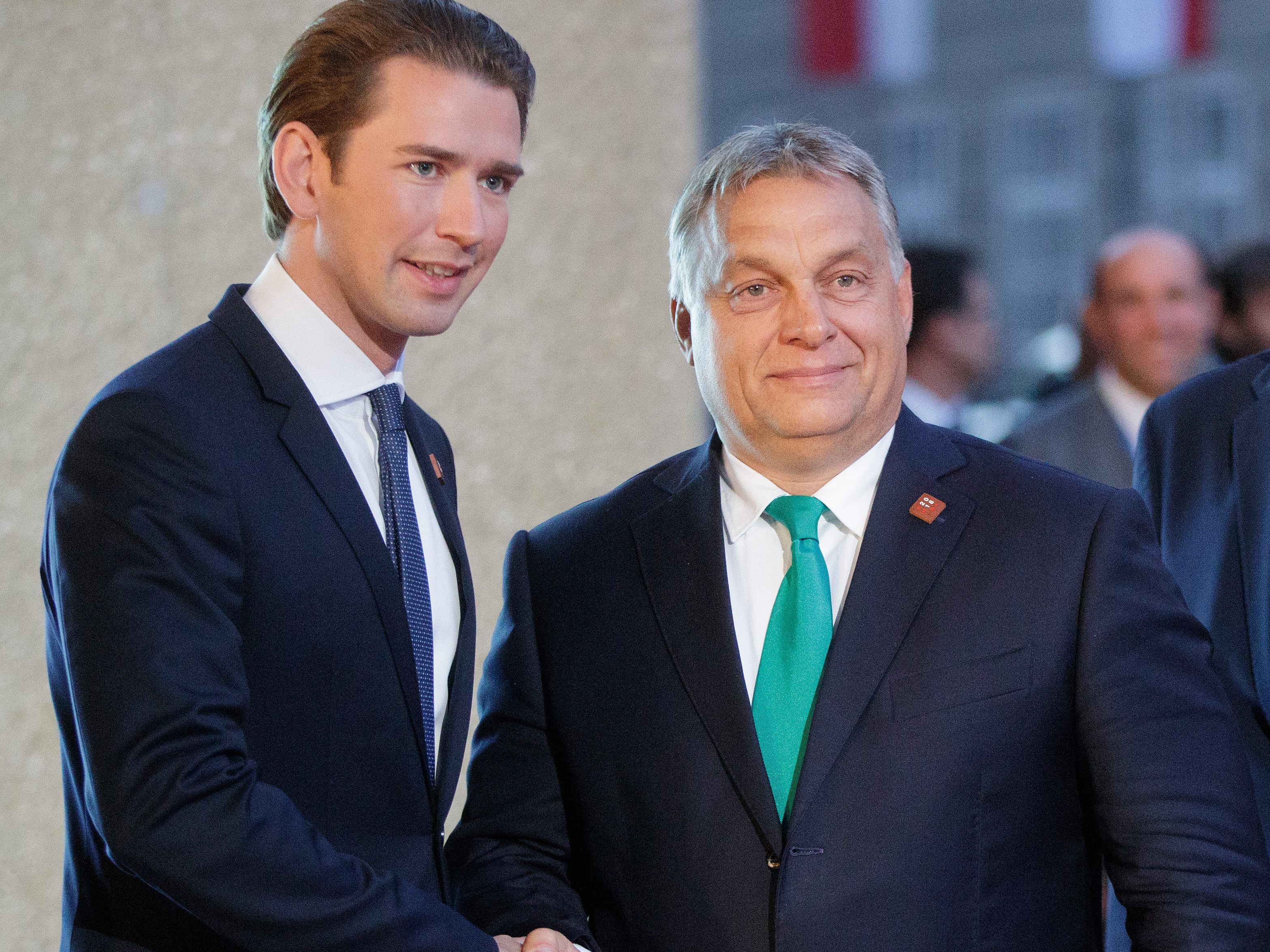 Soll Österreich wie Ungarn und die USA aus dem UN-Migrationspakt aussteigen?
