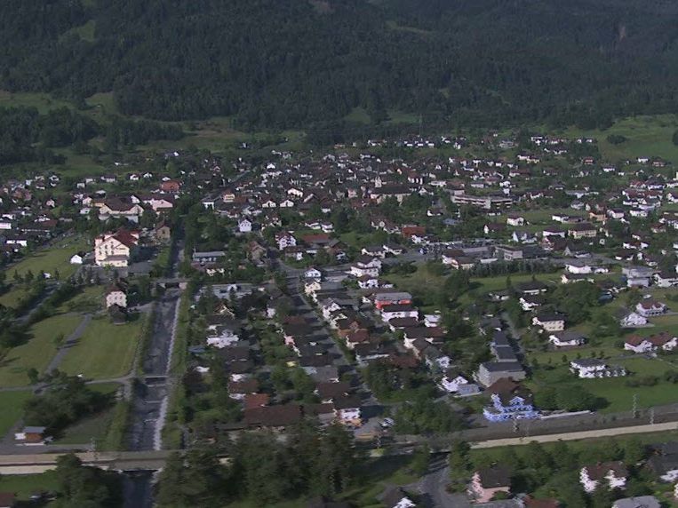 Gemeindestraße war durch Öl verschmutzt Gemeindestraße war durch Öl verschmutzt