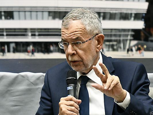 Van der Bellen kritisierte überdies die Abschiebepraxis Van der Bellen kritisierte überdies die Abschiebepraxis