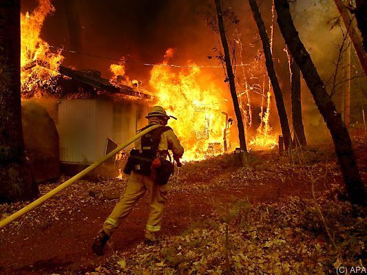 Die Flammen sind mittlerweile zu 75 Prozent eingedämmt