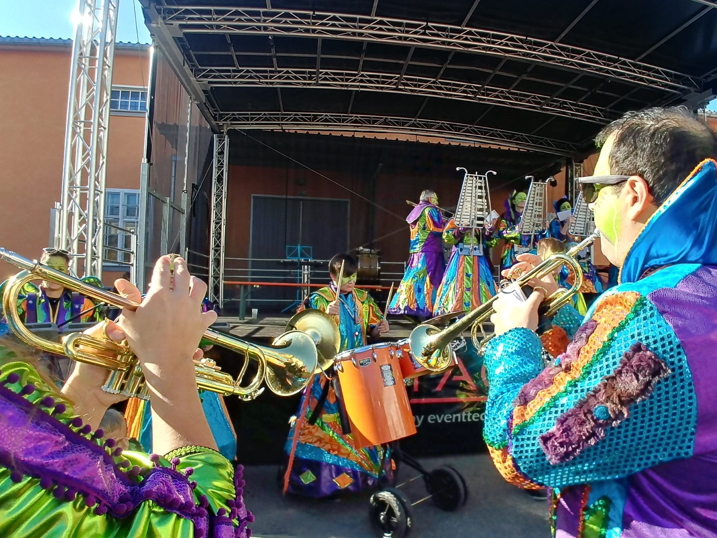 Samba an der Samina: Närrische Zeit eingeläutet Samba an der Samina: Närrische Zeit eingeläutet