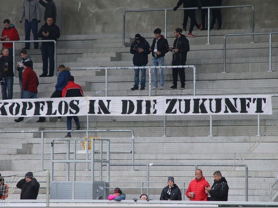 Fanproteste in der Altacher Cashpoint-Arena im Spiel gegen Sturm Graz