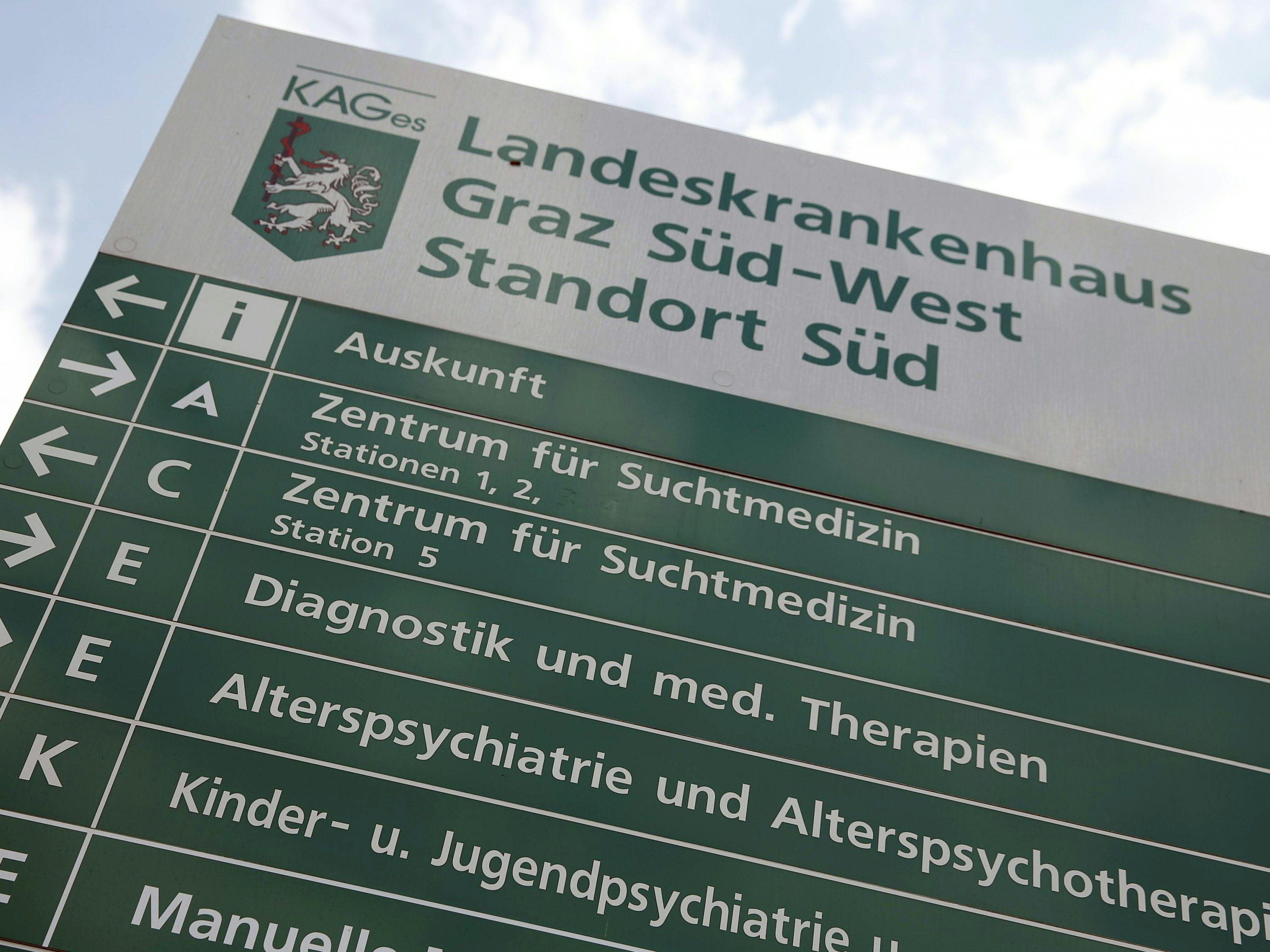 Der Mann wurde nach dem schweren Unfall in das LKH Graz gebracht. Der Mann wurde nach dem schweren Unfall in das LKH Graz gebracht.