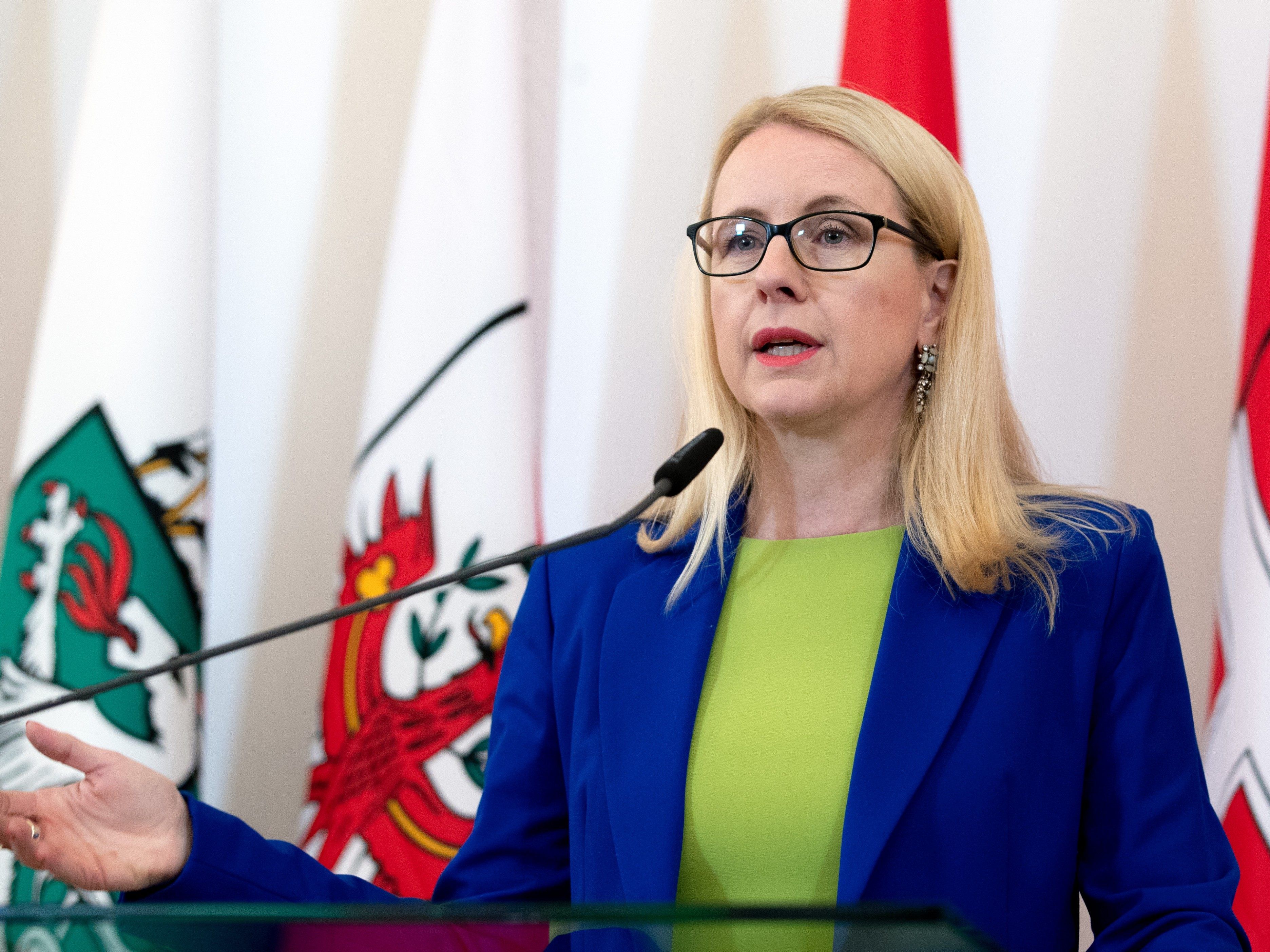 Am Mittwoch soll das neue Paket beschlossen werden. Am Mittwoch soll das neue Paket beschlossen werden.
