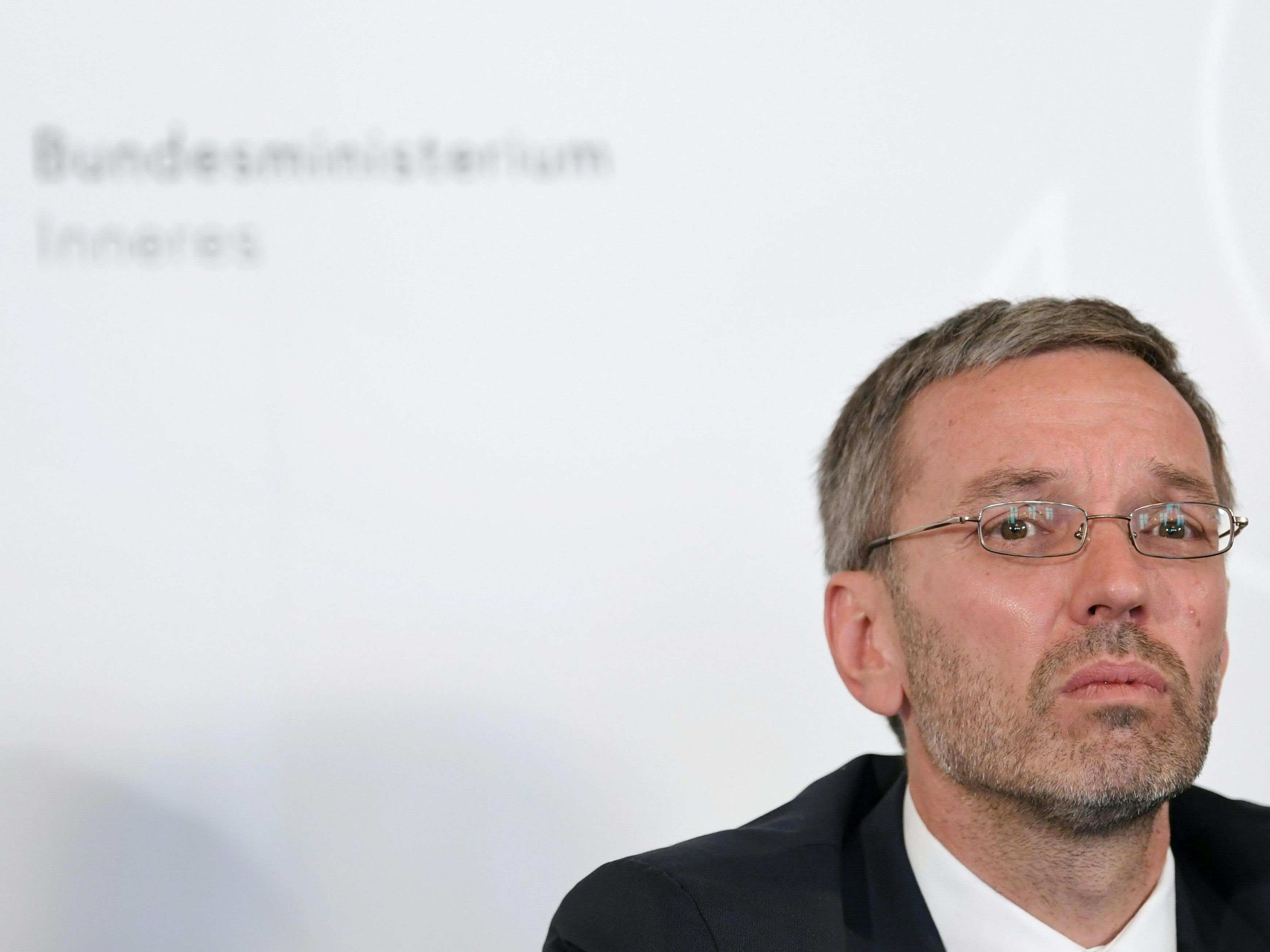 LIVE-Blog vom BVT-Ausschuss und der Aussage von Innenminister Kickl. LIVE-Blog vom BVT-Ausschuss und der Aussage von Innenminister Kickl.