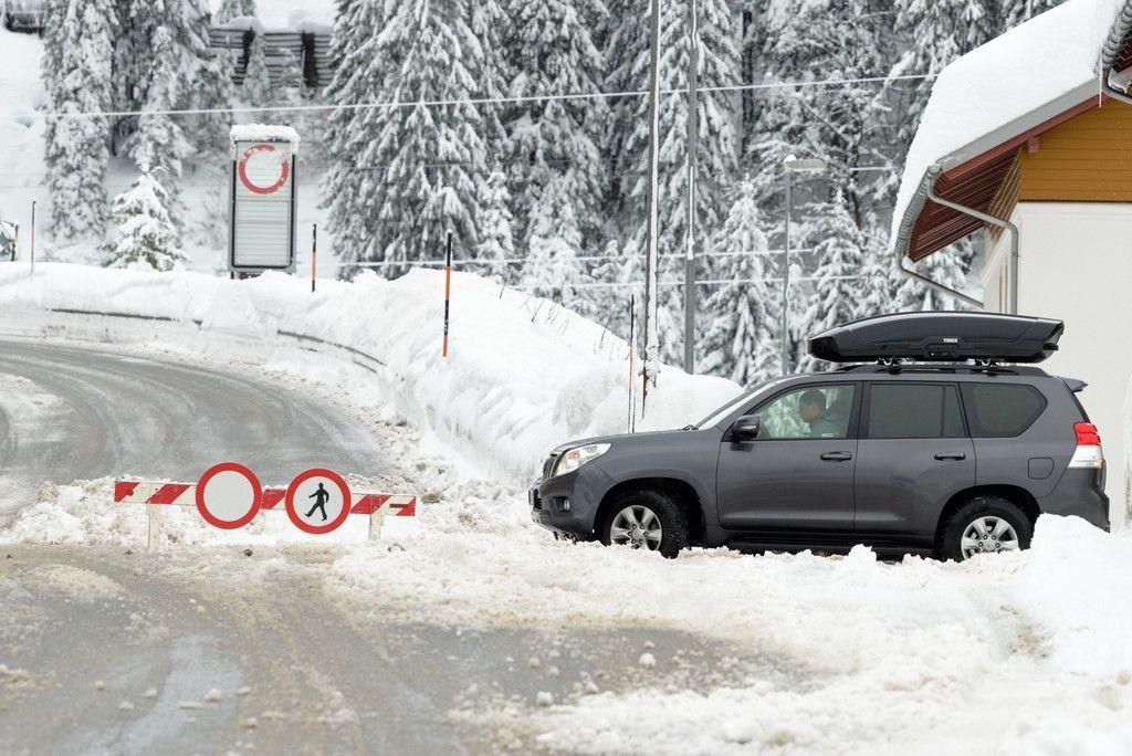 Gemeinden am Arlberg waren von der Außenwelt abgeschnitten. Gemeinden am Arlberg waren von der Außenwelt abgeschnitten.