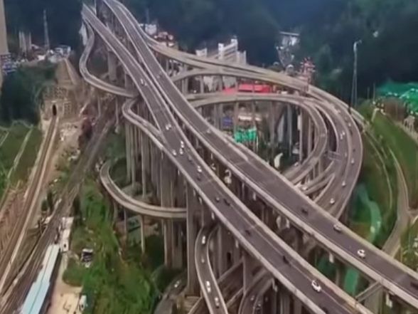 Der Qianchun Interchange in Guiyang, China.