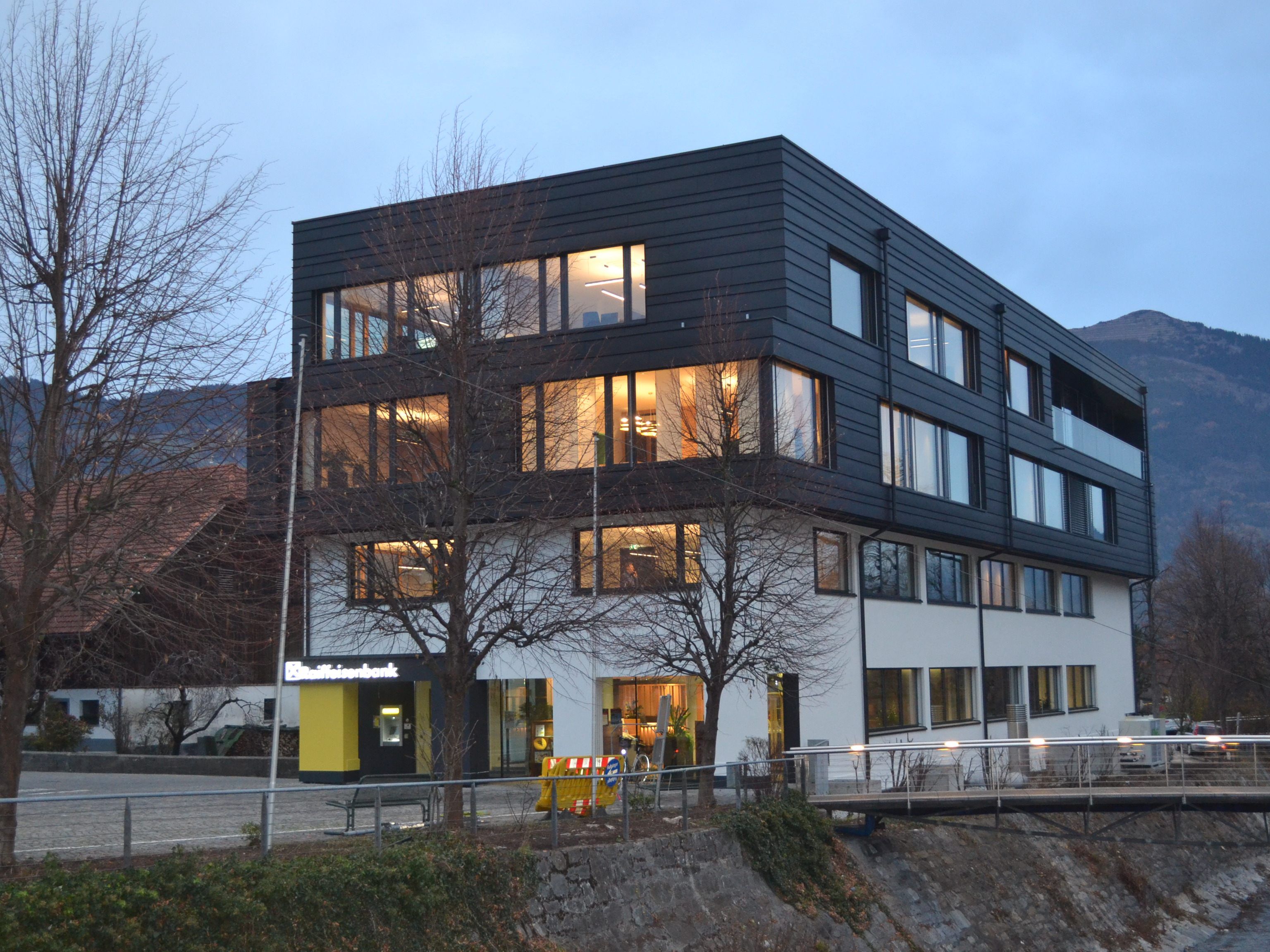 Tag der offenen Tür am Samstag im Raiffeisenhaus Nenzing. Tag der offenen Tür am Samstag im Raiffeisenhaus Nenzing.