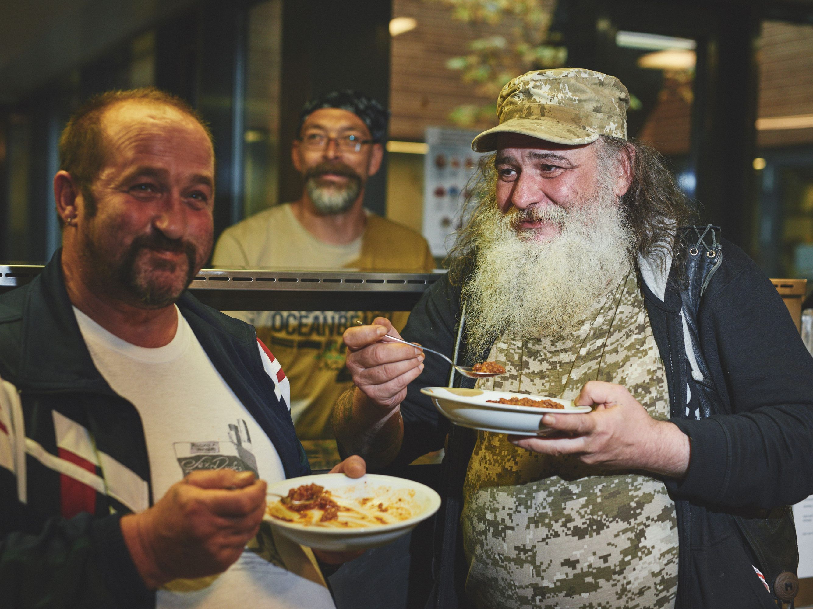 Eine warme Mahlzeit ist für viele Menschen keine Selbstverständlichkeit. Eine warme Mahlzeit ist für viele Menschen keine Selbstverständlichkeit.