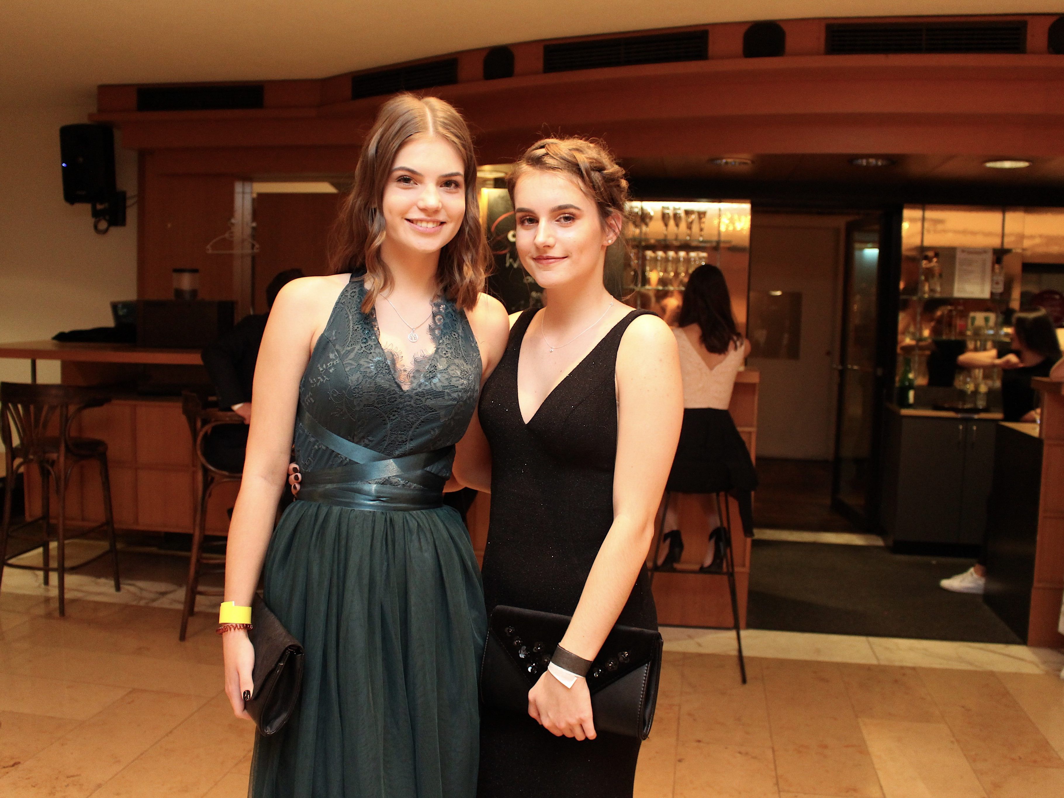Julia Schwarz und Sara Wagner hatten einen gelungenen Abend. Julia Schwarz und Sara Wagner hatten einen gelungenen Abend.
