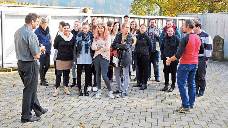 Jeder Woche findet im Krematorium mindestens eine Führung statt. Jeder Woche findet im Krematorium mindestens eine Führung statt.