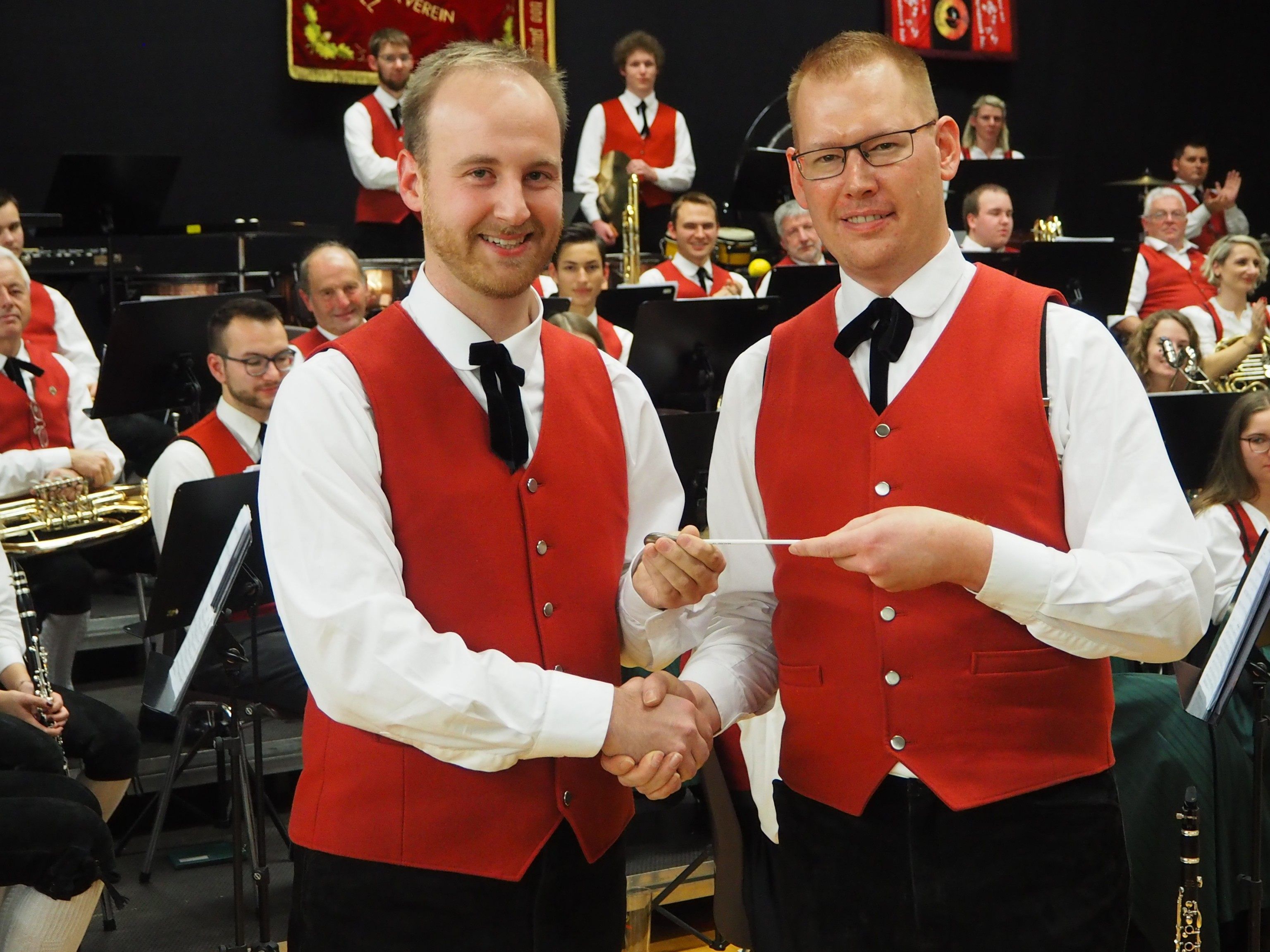 Andreas Ganahl (links) übernimmt von Christoph Bechter Andreas Ganahl (links) übernimmt von Christoph Bechter