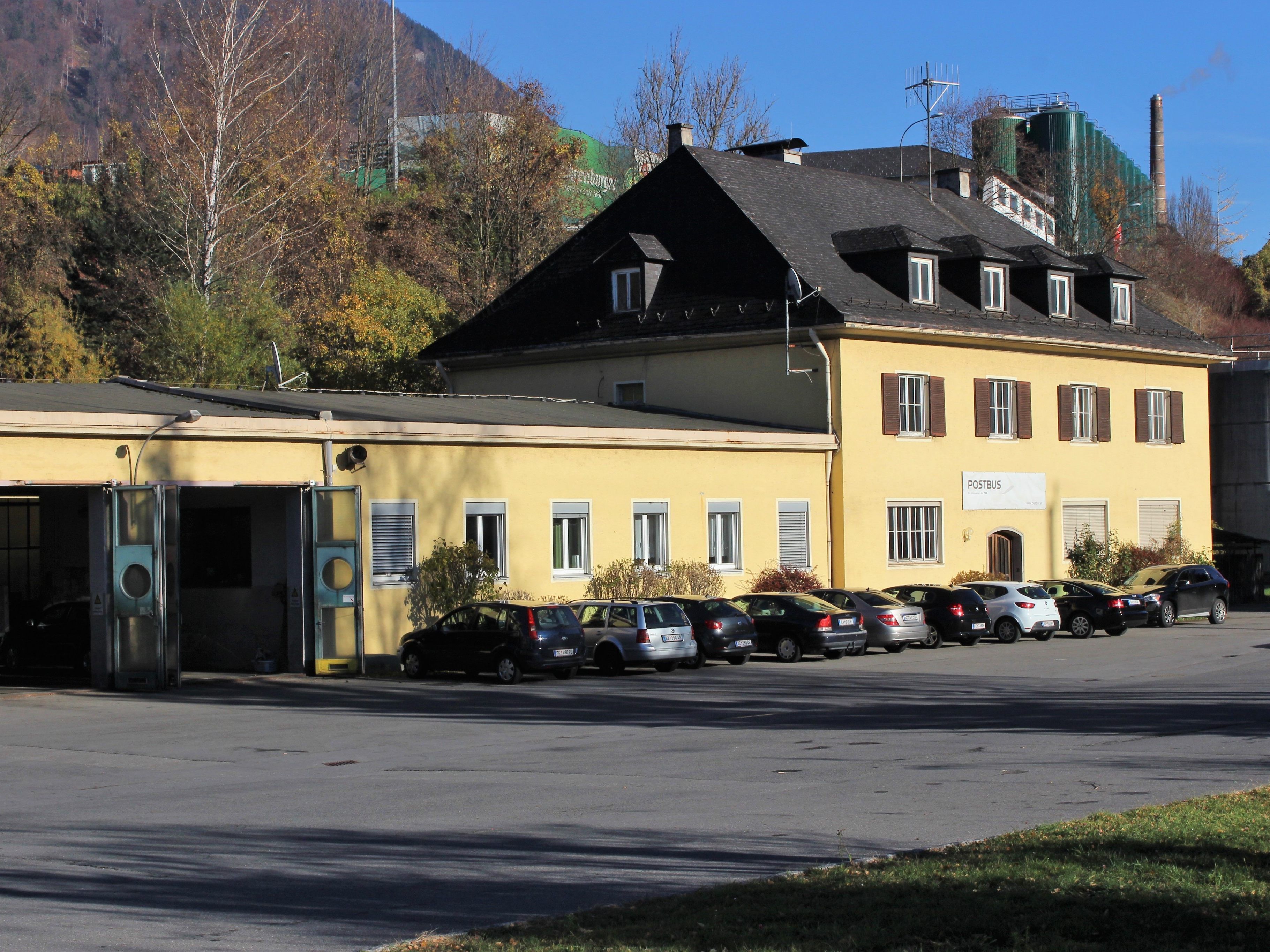 Die über 10.000 Quadratmeter große Liegenschaft am Bahnhof Bludenz ist der Postbus GmbH zu groß.