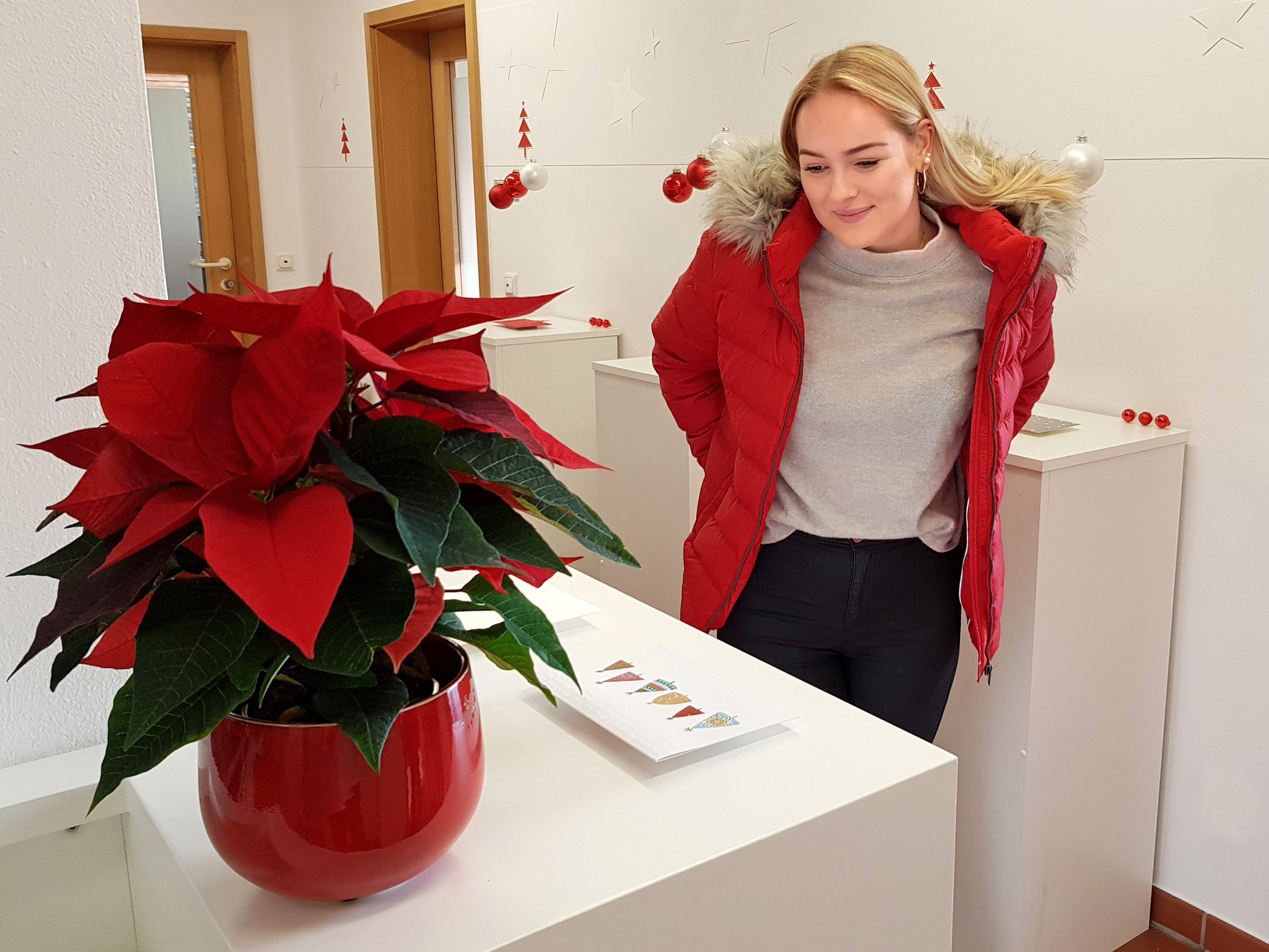 Freude schenken, Kindern helfen: Einzigartige Weihnachtskarten und allerlei Kostbarkeiten erwarten Sie im Vorarlberger Kinderdorf Kronhalde. Freude schenken, Kindern helfen: Einzigartige Weihnachtskarten und allerlei Kostbarkeiten erwarten Sie im Vorarlberger Kinderdorf Kronhalde.