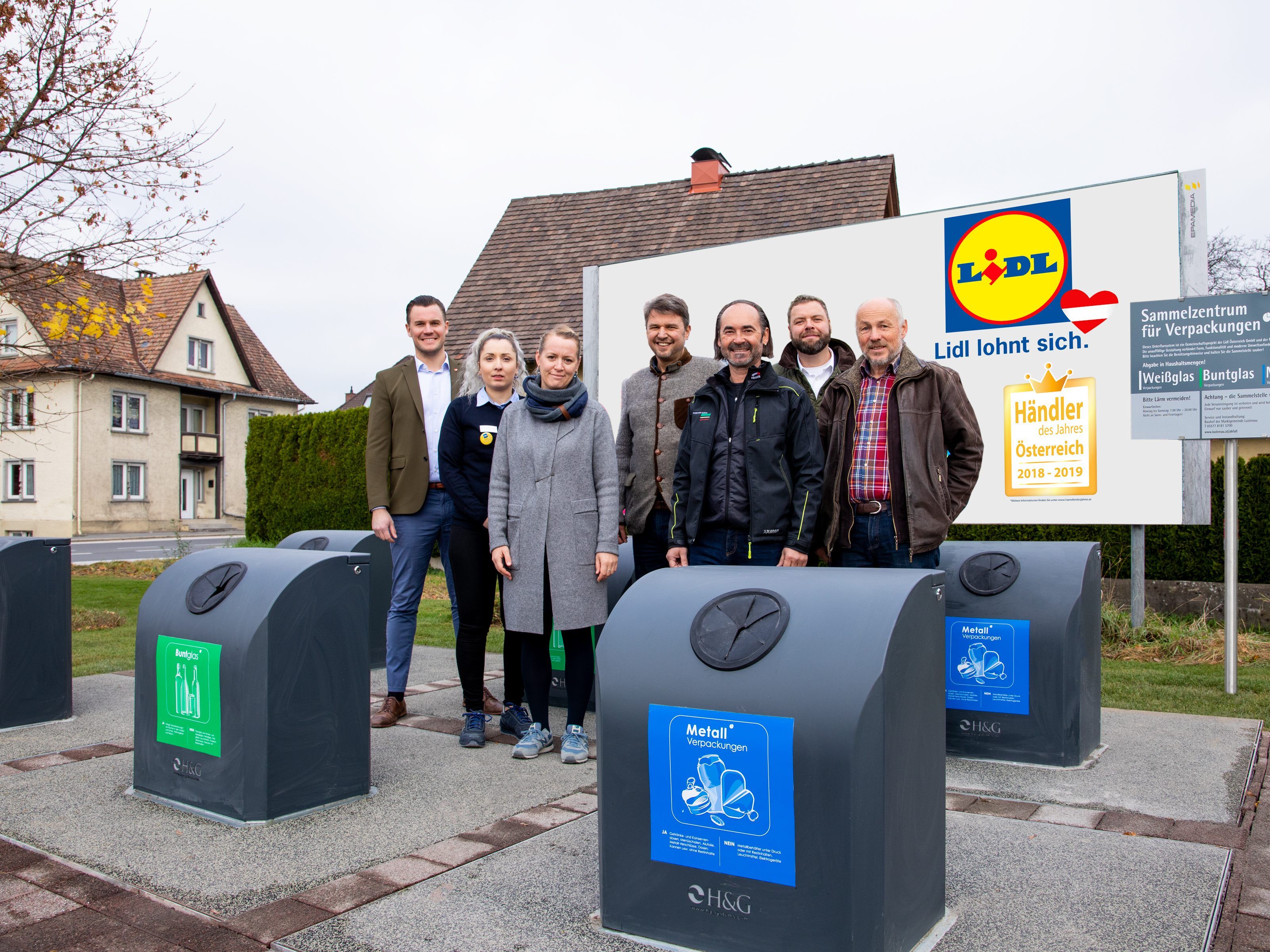 Sebastian Grapenthin (Verkaufsleiter Lidl Österreich), Marktleiterin Celik Mukaddes, Umweltgemeinderätin Christine Bösch-Vetter, Bürgermeister Kurt Fischer, Projektleiter Günter Bösch, Juri Nindl (Baubetreuer Lidl Österreich), Bauleiter Johannes Neier. Sebastian Grapenthin (Verkaufsleiter Lidl Österreich), Marktleiterin Celik Mukaddes, Umweltgemeinderätin Christine Bösch-Vetter, Bürgermeister Kurt Fischer, Projektleiter Günter Bösch, Juri Nindl (Baubetreuer Lidl Österreich), Bauleiter Johannes Neier.