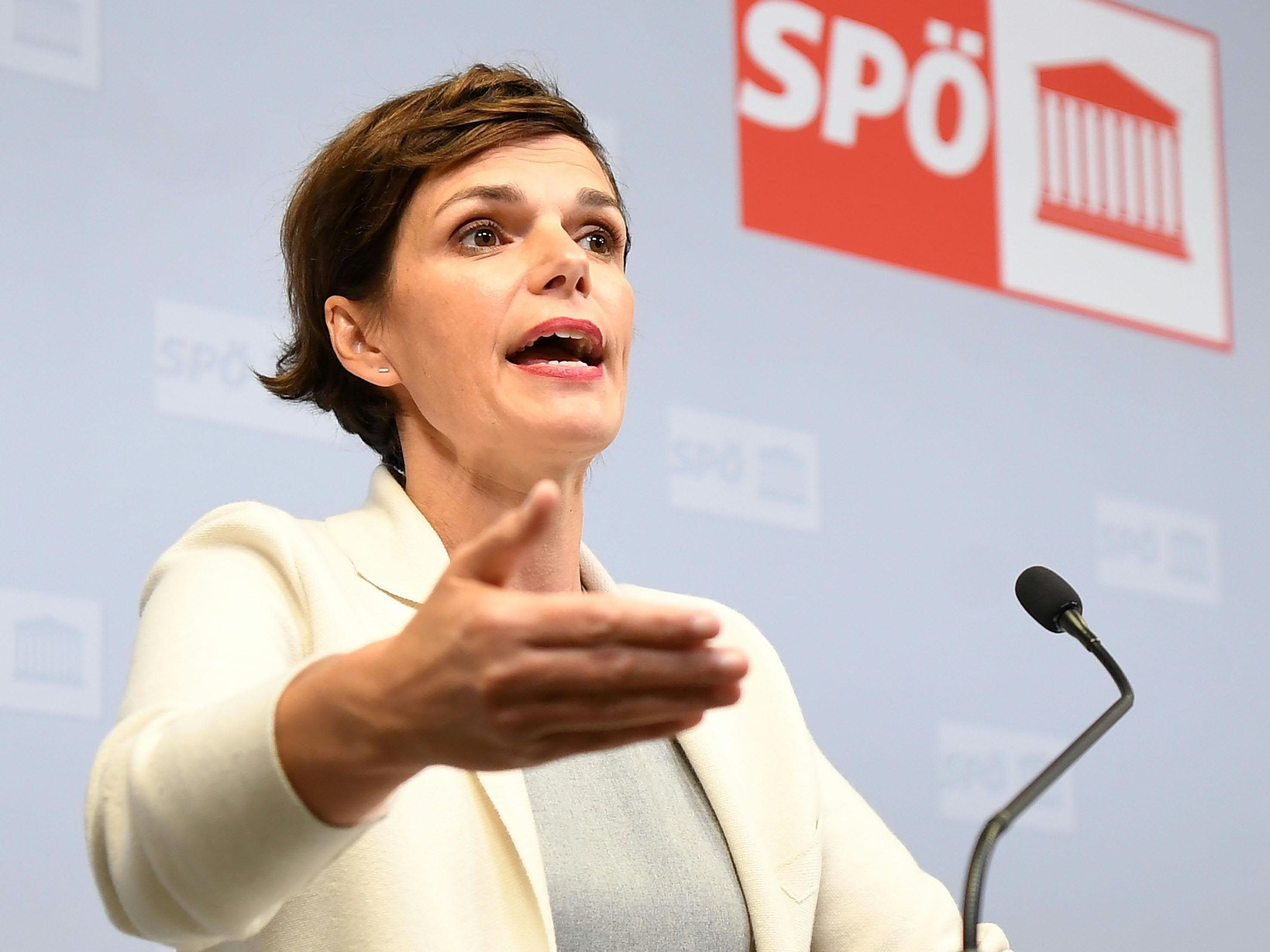 Für die SPÖ ist klar: Das neue Arbeitszeitgesetz ist fehlerhaft und muss wieder abgeschafft werden.