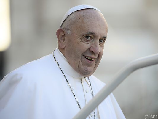 Papst Franziskus sieht Versäumnisse beim Umgang mit Homosexualität