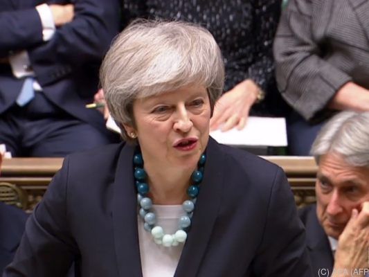 May muss sich einem Misstrauensvotum stellen May muss sich einem Misstrauensvotum stellen