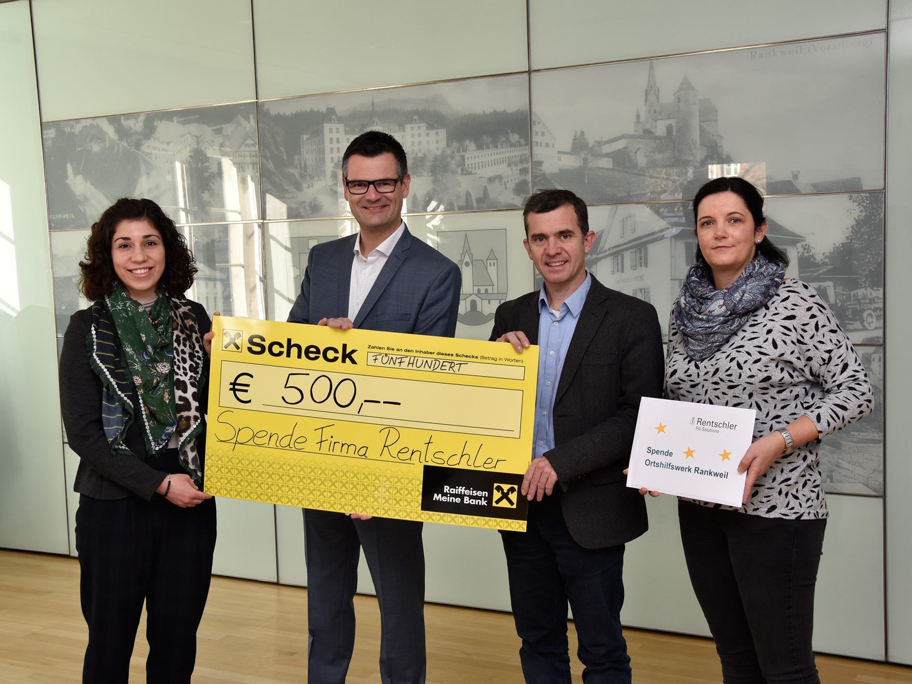 Andrea Kitzelmann und Geschäftsführer Reinhold Elsässer von Rentschler Fill Solutions, Bürgermeister Martin Summer und Tanja Schroller vom Bürgerservice Rankweil (v.l.n.r.) Andrea Kitzelmann und Geschäftsführer Reinhold Elsässer von Rentschler Fill Solutions, Bürgermeister Martin Summer und Tanja Schroller vom Bürgerservice Rankweil (v.l.n.r.)