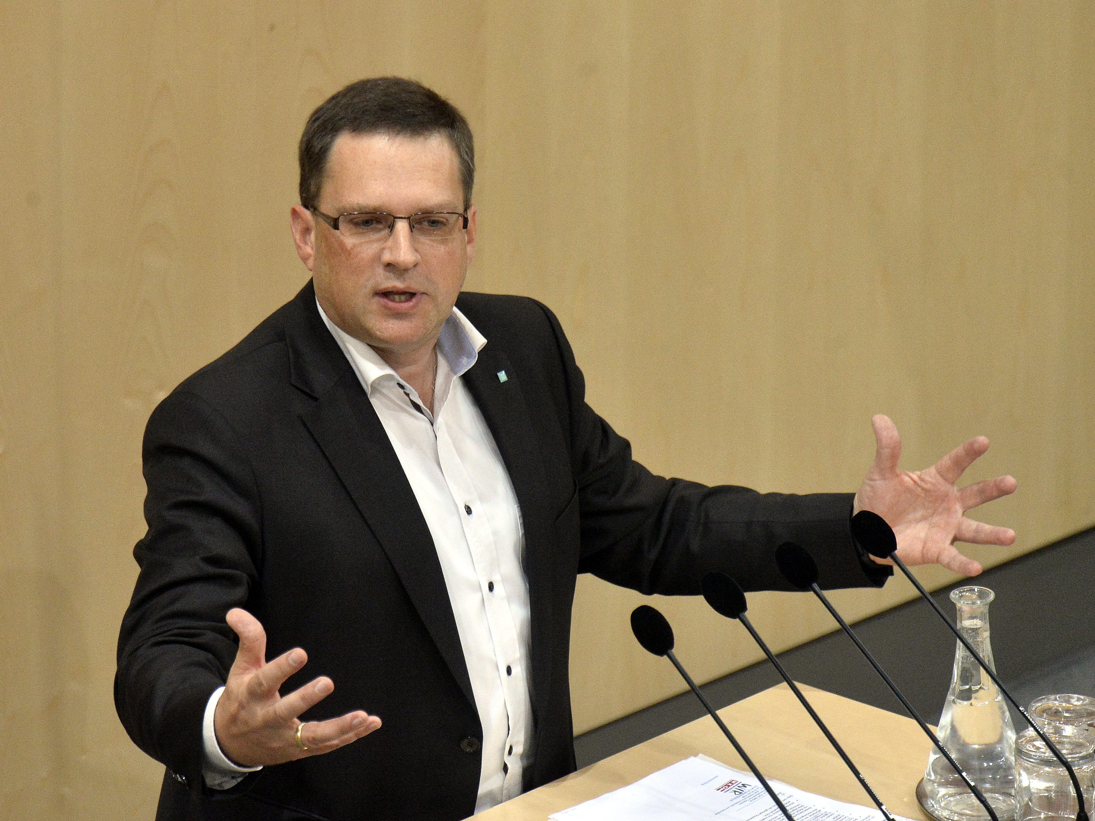 Laut Wöginger ist die ÖVP für eine Anhebung des Pflegegeldes in allen Stufen offen. Laut Wöginger ist die ÖVP für eine Anhebung des Pflegegeldes in allen Stufen offen.