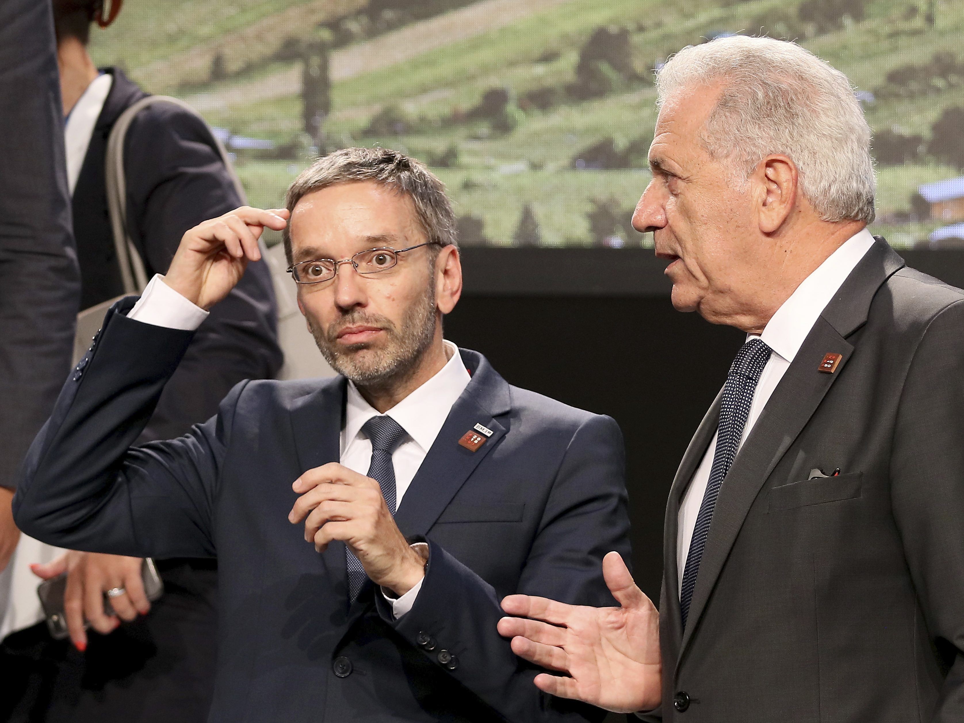 Der Pakt soll auf einer Konferenz in Marokko angenommen werden. Der Pakt soll auf einer Konferenz in Marokko angenommen werden.