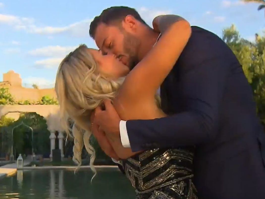 "Wienerin ist die Winnerin" wird in der Schweiz nach dem Finale des Bachelors getitelt.