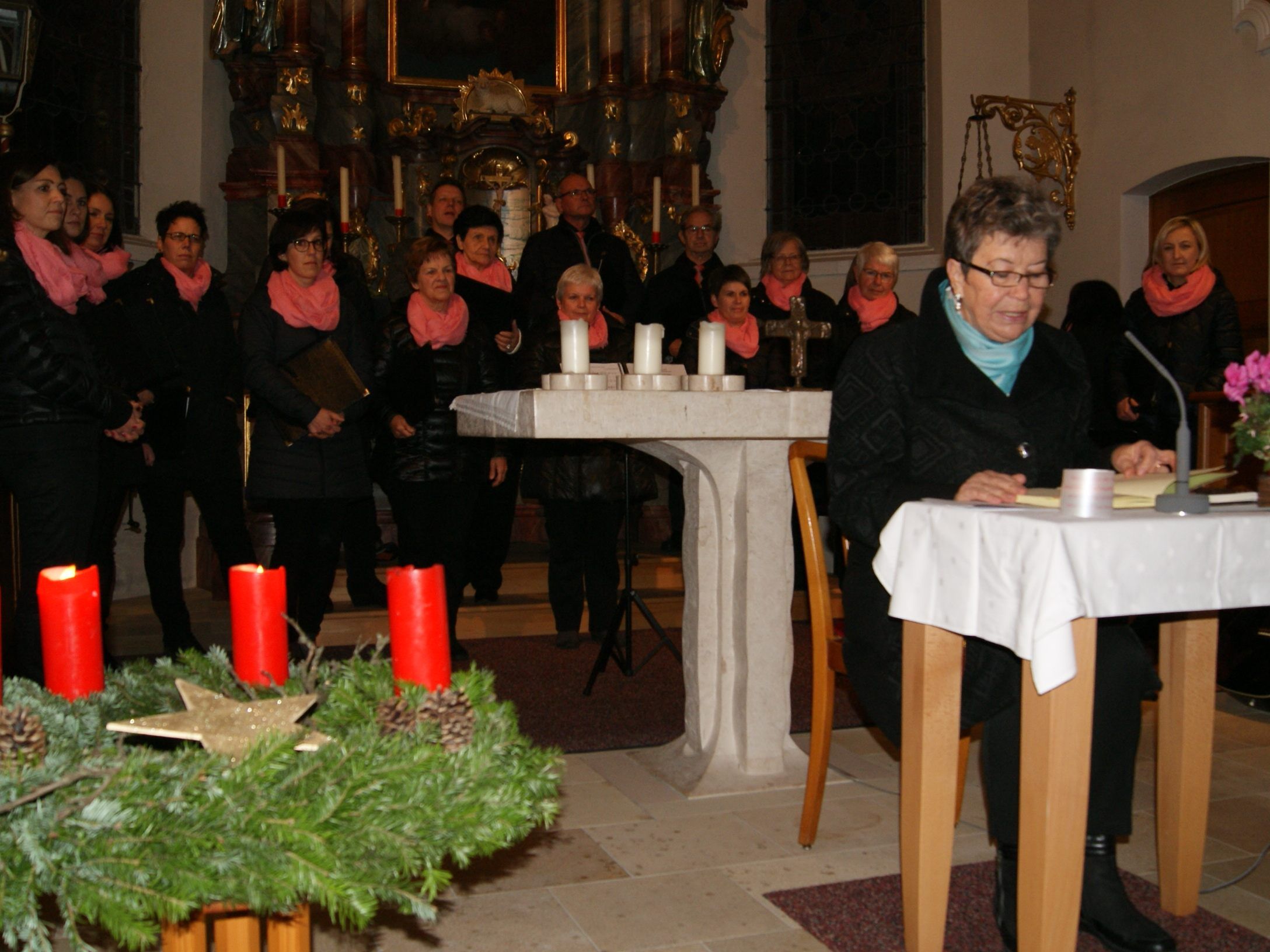 Lidwina Boso las sowohl ernste als auch humorvolle Mundarttexte. Lidwina Boso las sowohl ernste als auch humorvolle Mundarttexte.