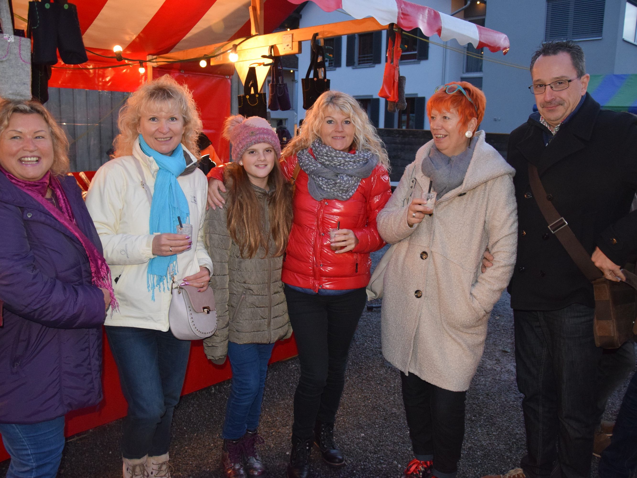 Besucher aus der Schweiz holten sich Ideen für die Weihnachtszeit Besucher aus der Schweiz holten sich Ideen für die Weihnachtszeit