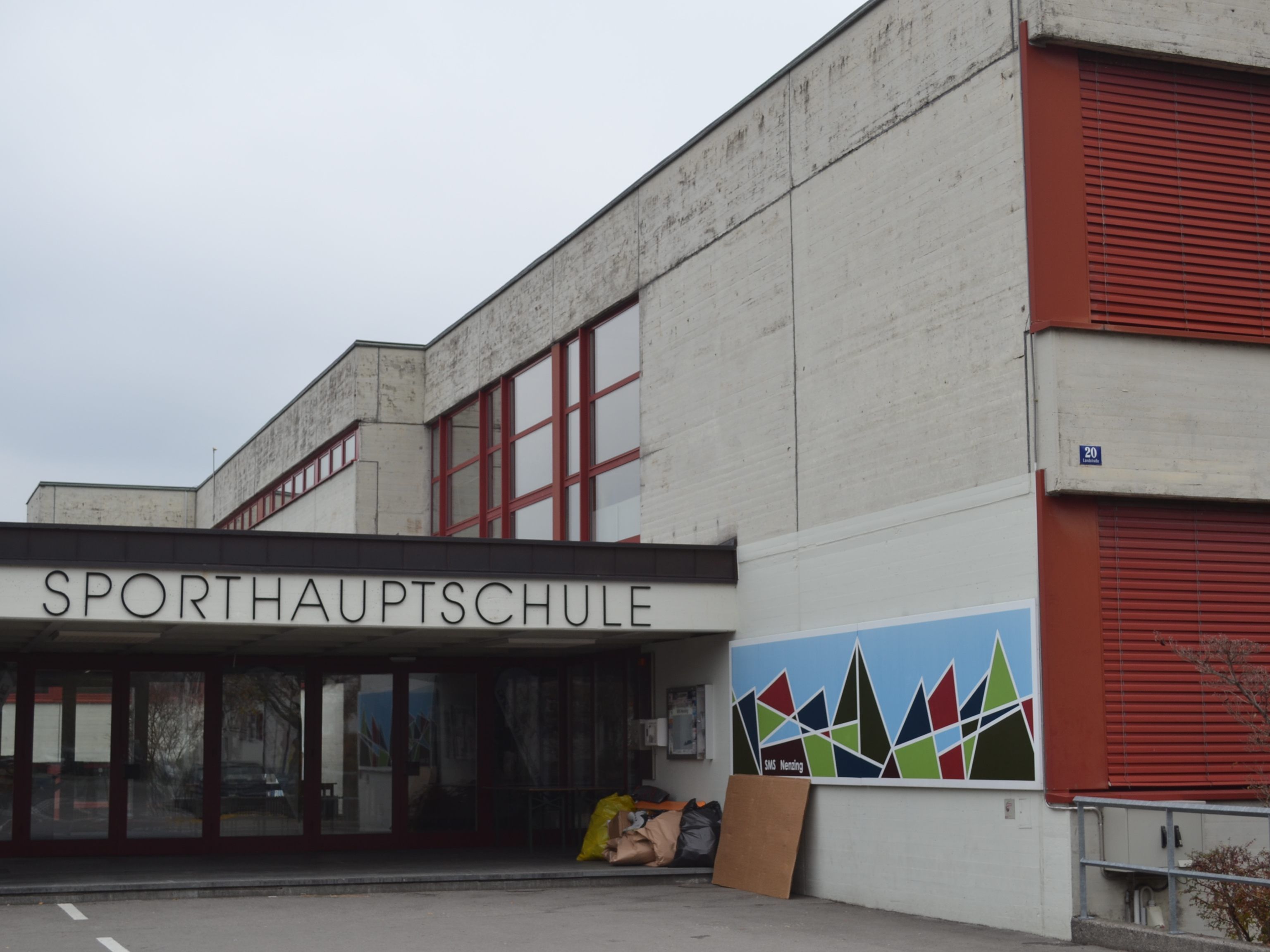Die geplanten Umbauten an den Nenzinger Schulen schlagen sich auch im Budget nieder. Die geplanten Umbauten an den Nenzinger Schulen schlagen sich auch im Budget nieder.