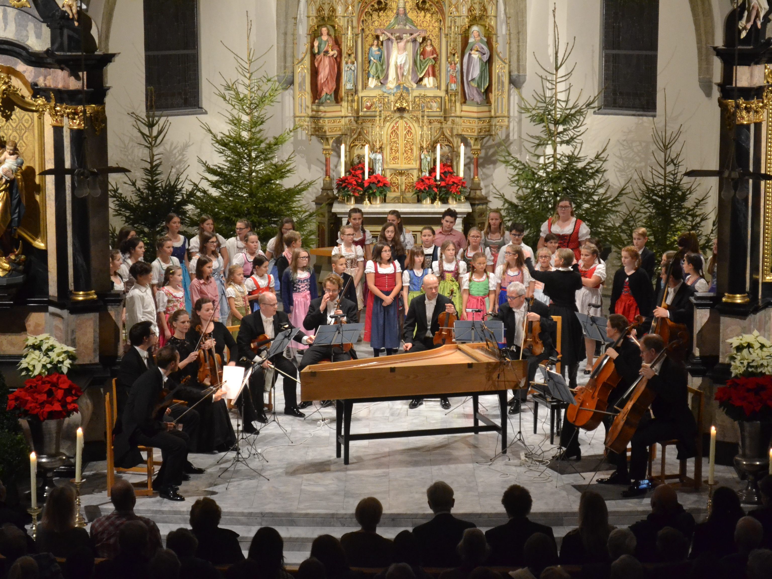 Vielbejubeltes Konzert in der frisch renovierten Nenzinger Pfarrkirche. Vielbejubeltes Konzert in der frisch renovierten Nenzinger Pfarrkirche.
