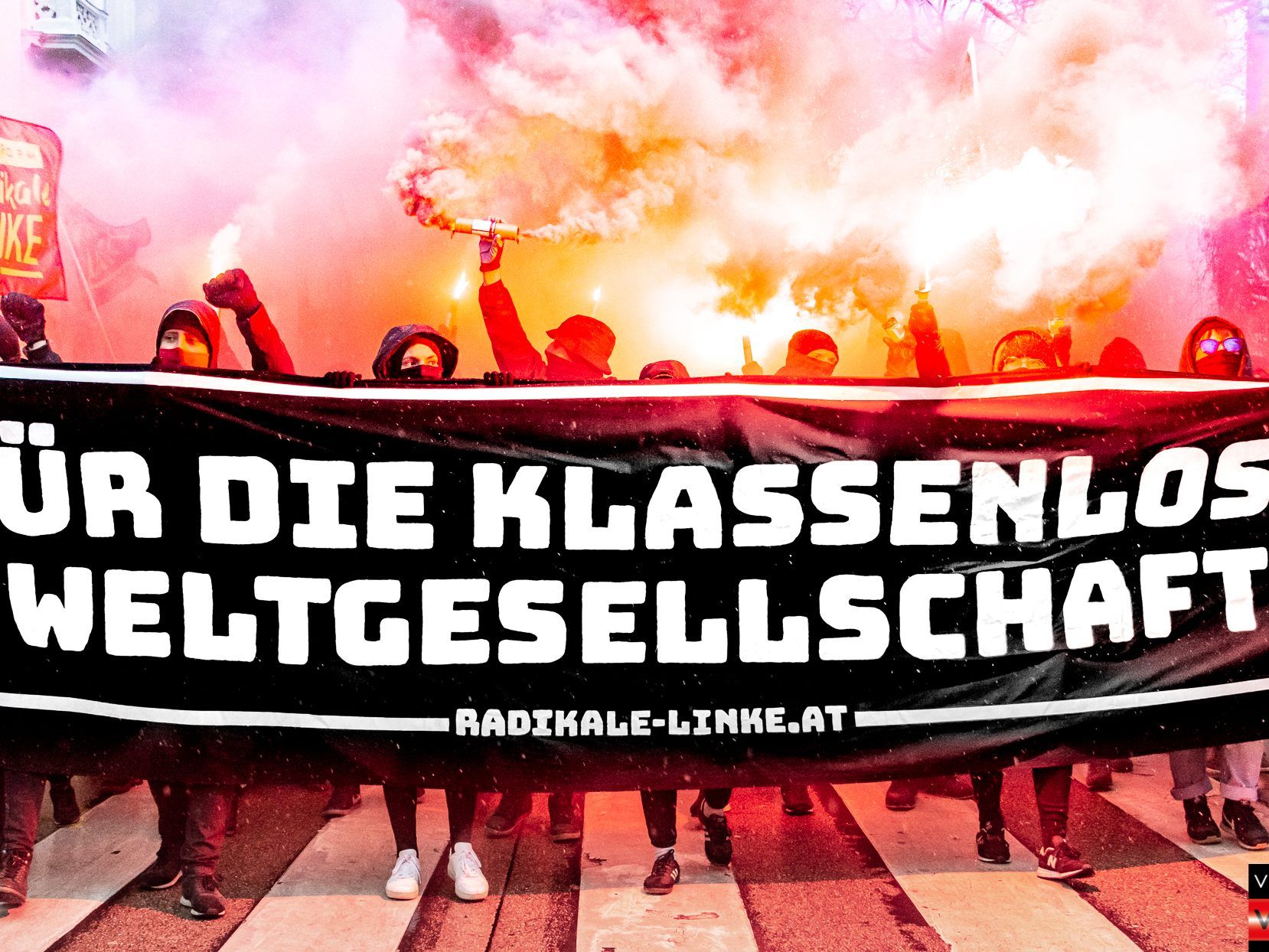 Großdemo gegen Schwarz-Blau Regierung - Christian Broda Platz - 15.12.2018