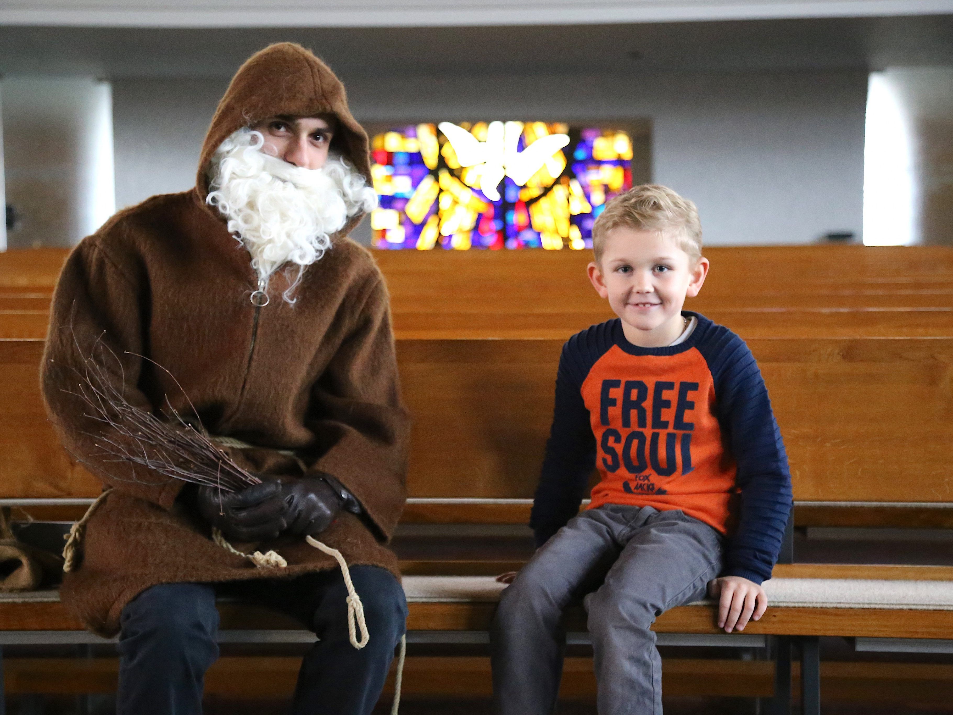 Jason Durell hatte den Knecht Ruprecht aus Rankweil im Interview und erfuhr interessante Einblicke aus seinem Leben als treuer, selbstloser Helfer. Jason Durell hatte den Knecht Ruprecht aus Rankweil im Interview und erfuhr interessante Einblicke aus seinem Leben als treuer, selbstloser Helfer.